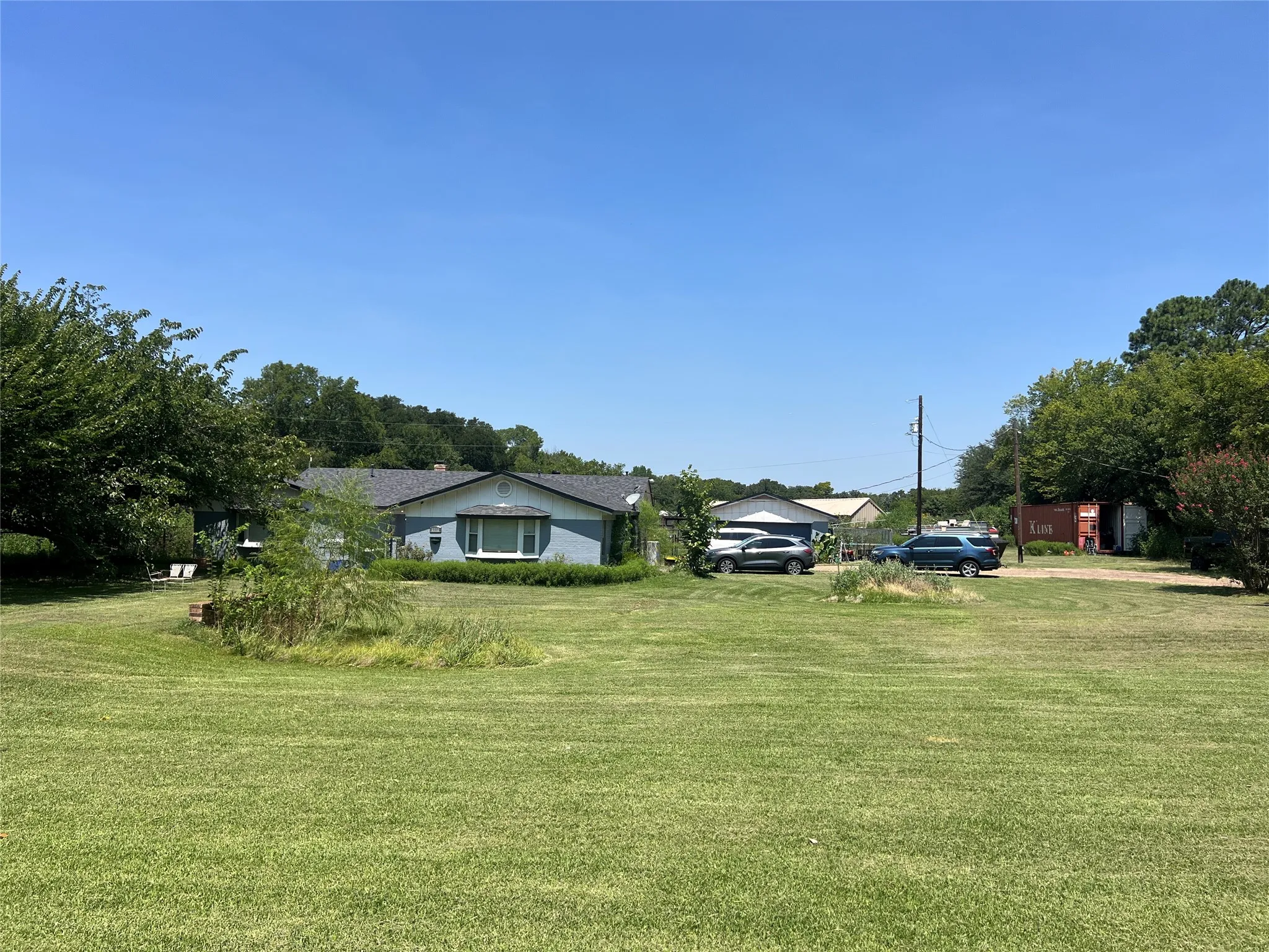 Single Family Residence For Sale in Johnson County , 2716 County Road 804a, Burleson, Texas 76028, 5 Bedroom, 3 Bathroom, 2 Garage spaces, 2,426 Sqft, built in 1973, mls#21403007, Real Estate Agent in Burleson, Homes For Sale in Johnson county, Homes For Sale in Burleson, Realtor in Burleson Texas, Real Estate Brokerage Independent Realty Texas, Luminita Cordes Realtor