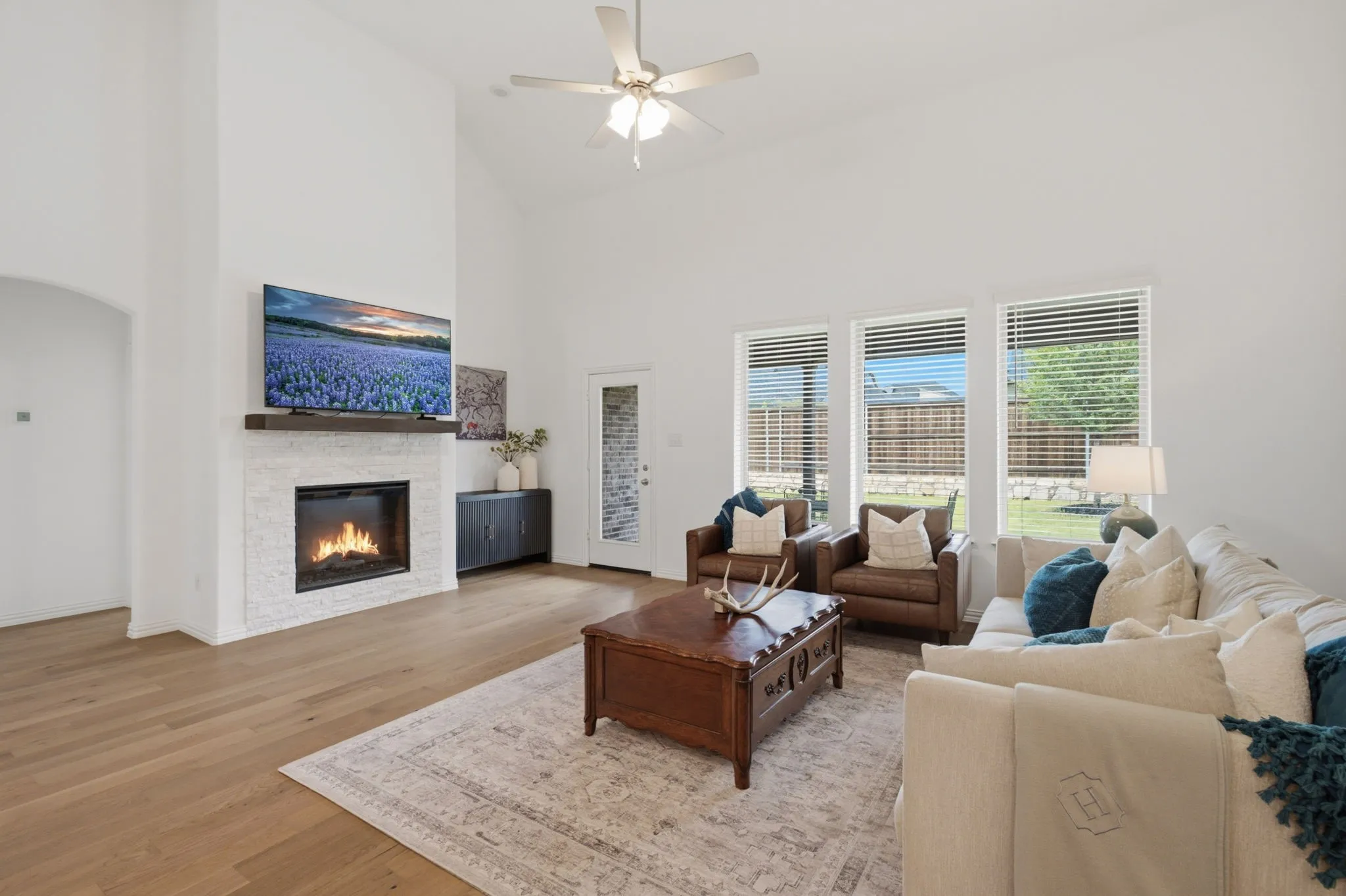 Single Family Residence For Rent in Collin County , 905 Bluebell Street, Princeton, Texas 75407, 4 Bedroom, 3 Bathroom, 3 Garage spaces, 3,056 Sqft, built in 2024, mls#21403008, Real Estate Agent in Princeton, Homes For Rent in Collin county, Homes For Rent in Princeton, Realtor in Princeton Texas, Real Estate Brokerage Independent Realty Texas, Luminita Cordes Realtor