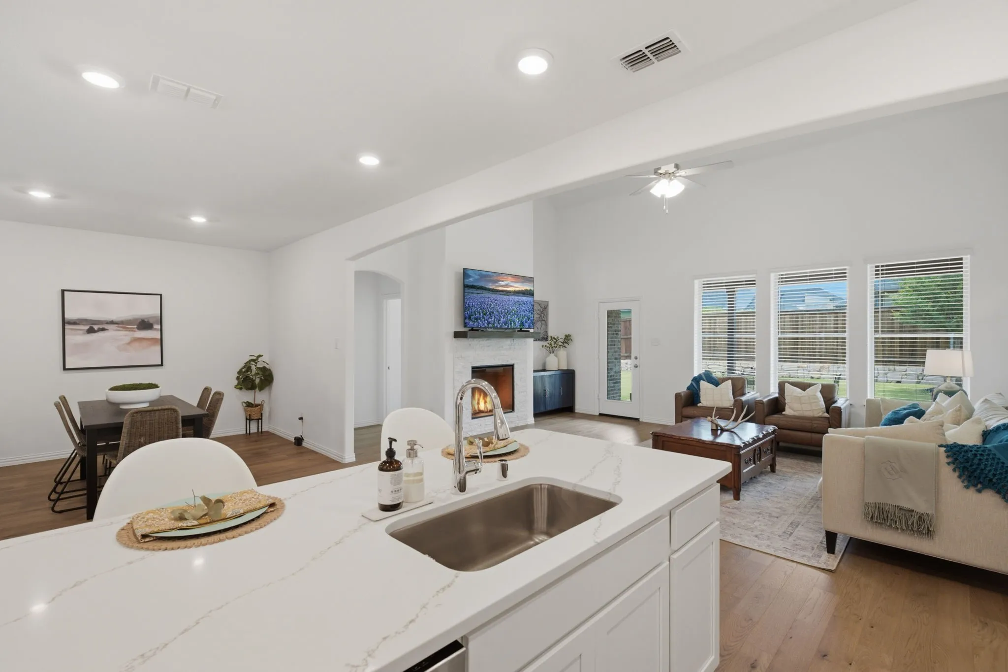 Single Family Residence For Rent in Collin County , 905 Bluebell Street, Princeton, Texas 75407, 4 Bedroom, 3 Bathroom, 3 Garage spaces, 3,056 Sqft, built in 2024, mls#21403008, Real Estate Agent in Princeton, Homes For Rent in Collin county, Homes For Rent in Princeton, Realtor in Princeton Texas, Real Estate Brokerage Independent Realty Texas, Luminita Cordes Realtor