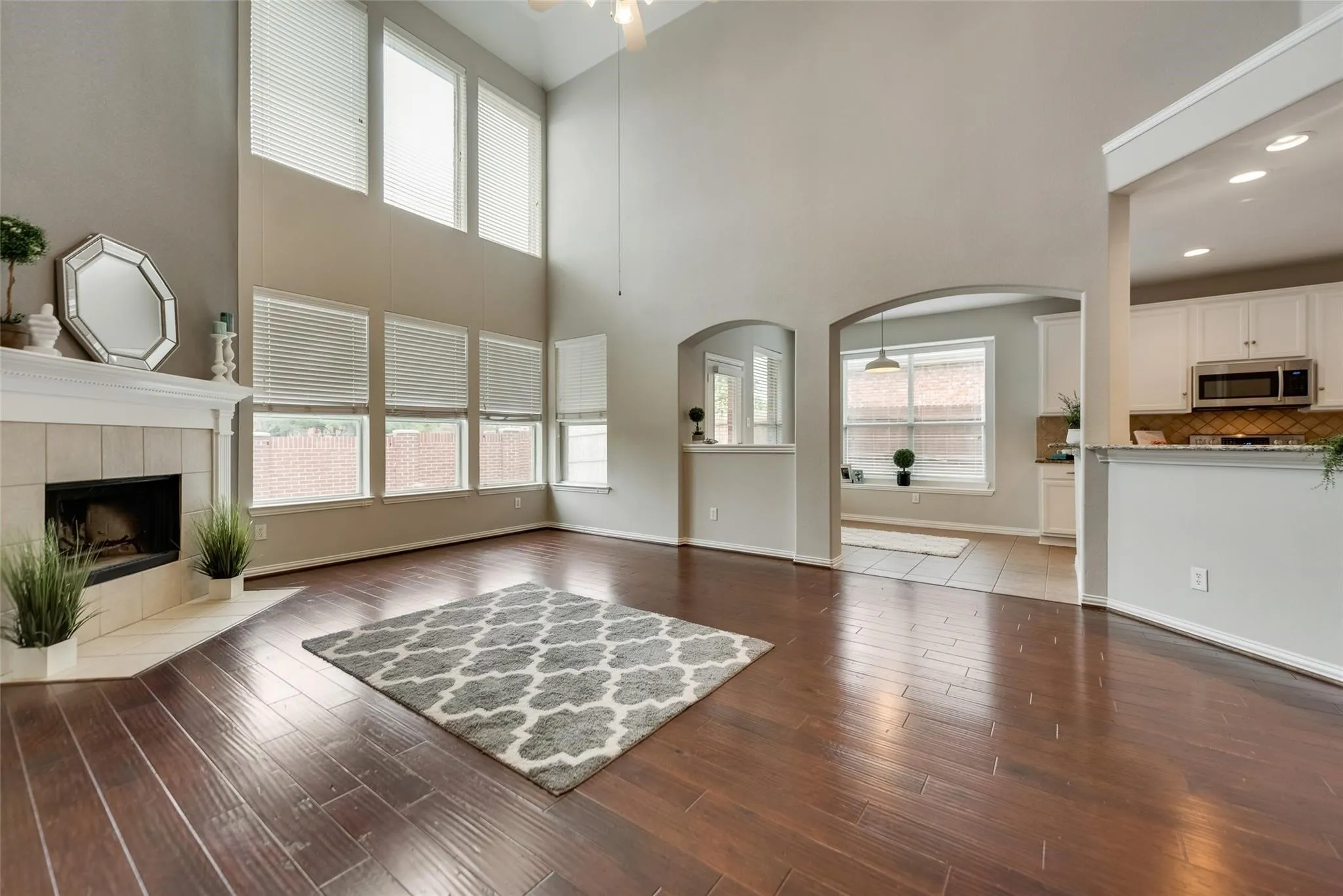 Single Family Residence For Rent in Collin County , 9740 Ellery Avenue, Plano, Texas 75025, 4 Bedroom, 3 Bathroom, 2 Garage spaces, 2,601 Sqft, built in 2006, mls#21402971, Real Estate Agent in Plano, Homes For Rent in Collin county, Homes For Rent in Plano, Realtor in Plano Texas, Real Estate Brokerage Independent Realty Texas, Luminita Cordes Realtor