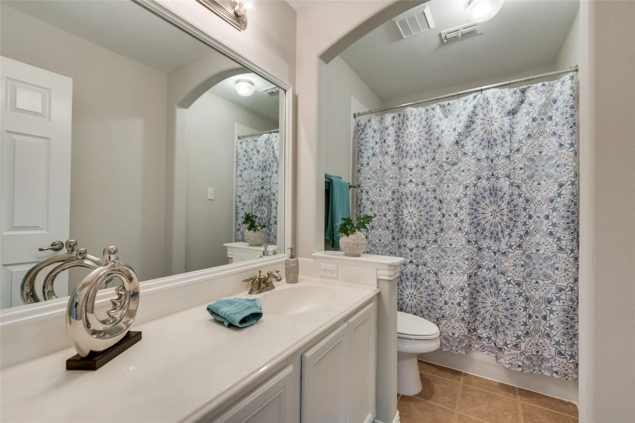 Single Family Residence For Rent in Collin County , 9740 Ellery Avenue, Plano, Texas 75025, 4 Bedroom, 3 Bathroom, 2 Garage spaces, 2,601 Sqft, built in 2006, mls#21402971, Real Estate Agent in Plano, Homes For Rent in Collin county, Homes For Rent in Plano, Realtor in Plano Texas, Real Estate Brokerage Independent Realty Texas, Luminita Cordes Realtor