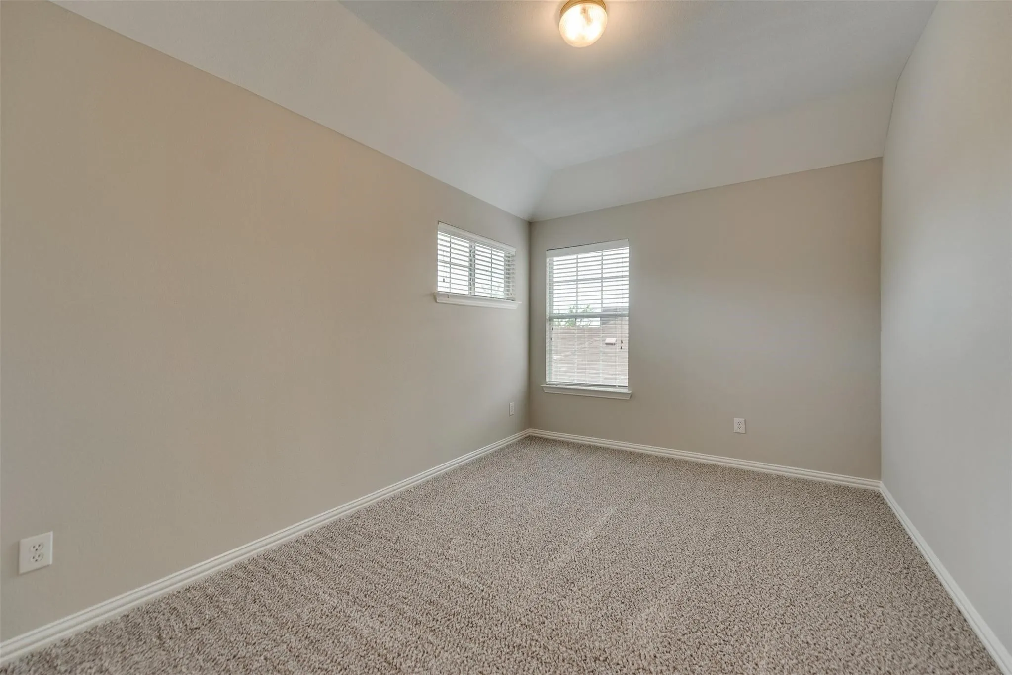 Single Family Residence For Rent in Collin County , 9740 Ellery Avenue, Plano, Texas 75025, 4 Bedroom, 3 Bathroom, 2 Garage spaces, 2,601 Sqft, built in 2006, mls#21402971, Real Estate Agent in Plano, Homes For Rent in Collin county, Homes For Rent in Plano, Realtor in Plano Texas, Real Estate Brokerage Independent Realty Texas, Luminita Cordes Realtor