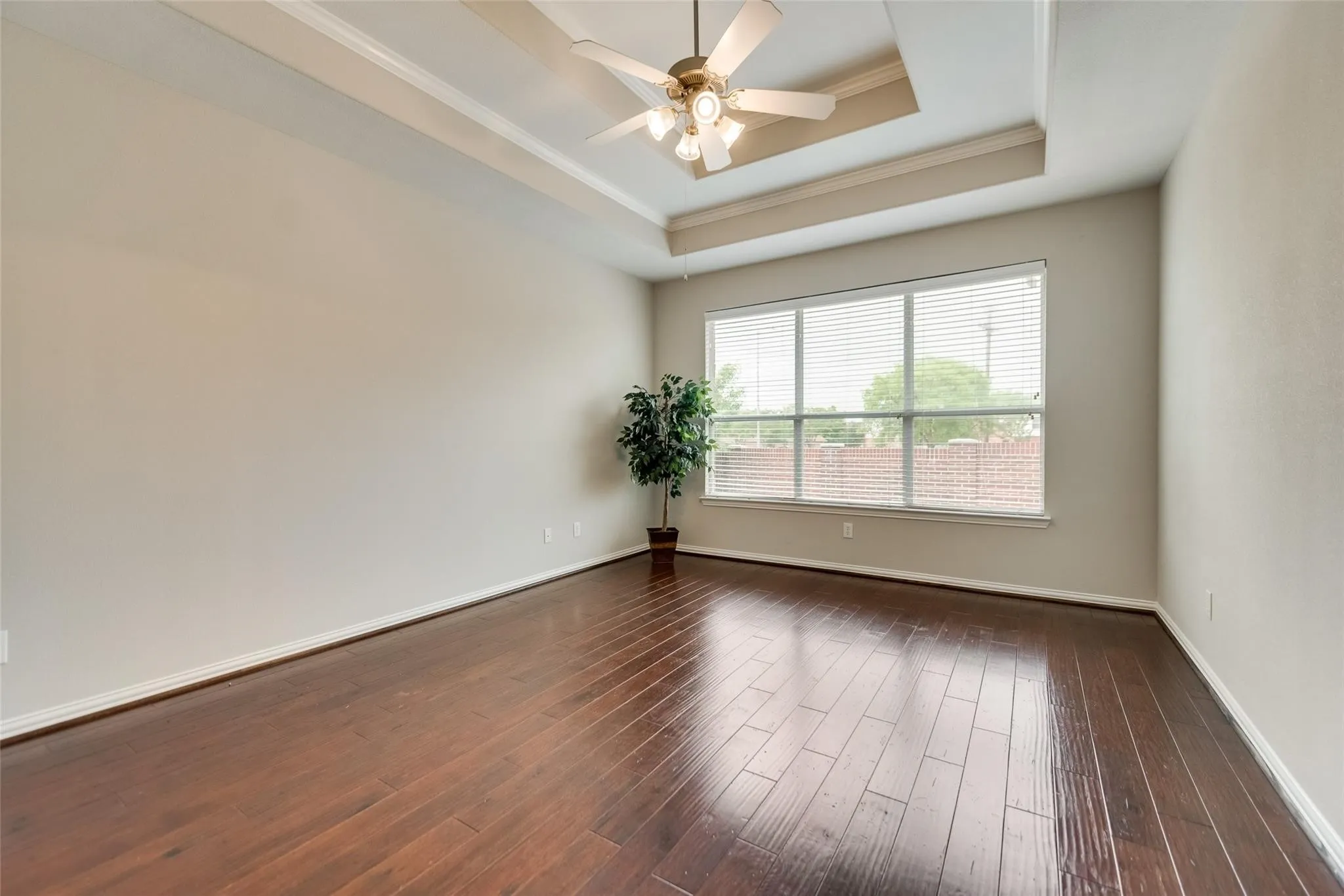 Single Family Residence For Rent in Collin County , 9740 Ellery Avenue, Plano, Texas 75025, 4 Bedroom, 3 Bathroom, 2 Garage spaces, 2,601 Sqft, built in 2006, mls#21402971, Real Estate Agent in Plano, Homes For Rent in Collin county, Homes For Rent in Plano, Realtor in Plano Texas, Real Estate Brokerage Independent Realty Texas, Luminita Cordes Realtor