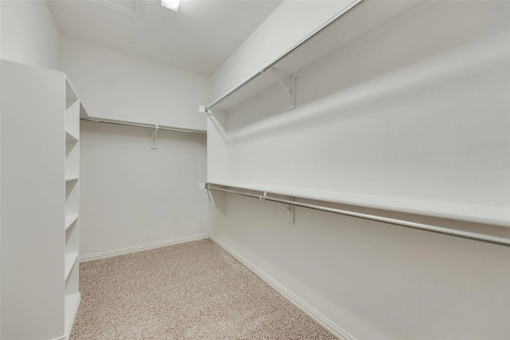 Single Family Residence For Rent in Collin County , 9740 Ellery Avenue, Plano, Texas 75025, 4 Bedroom, 3 Bathroom, 2 Garage spaces, 2,601 Sqft, built in 2006, mls#21402971, Real Estate Agent in Plano, Homes For Rent in Collin county, Homes For Rent in Plano, Realtor in Plano Texas, Real Estate Brokerage Independent Realty Texas, Luminita Cordes Realtor