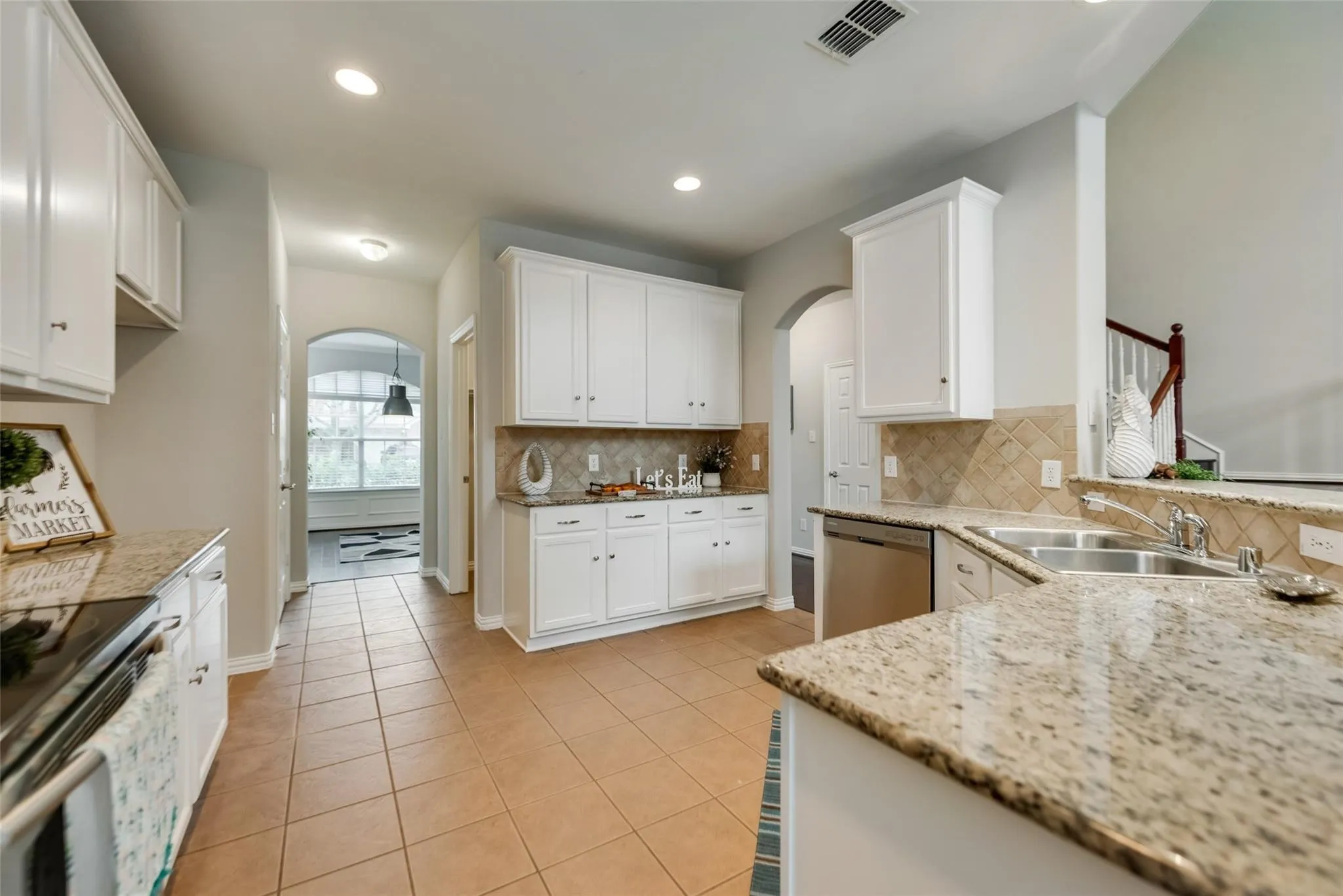 Single Family Residence For Rent in Collin County , 9740 Ellery Avenue, Plano, Texas 75025, 4 Bedroom, 3 Bathroom, 2 Garage spaces, 2,601 Sqft, built in 2006, mls#21402971, Real Estate Agent in Plano, Homes For Rent in Collin county, Homes For Rent in Plano, Realtor in Plano Texas, Real Estate Brokerage Independent Realty Texas, Luminita Cordes Realtor