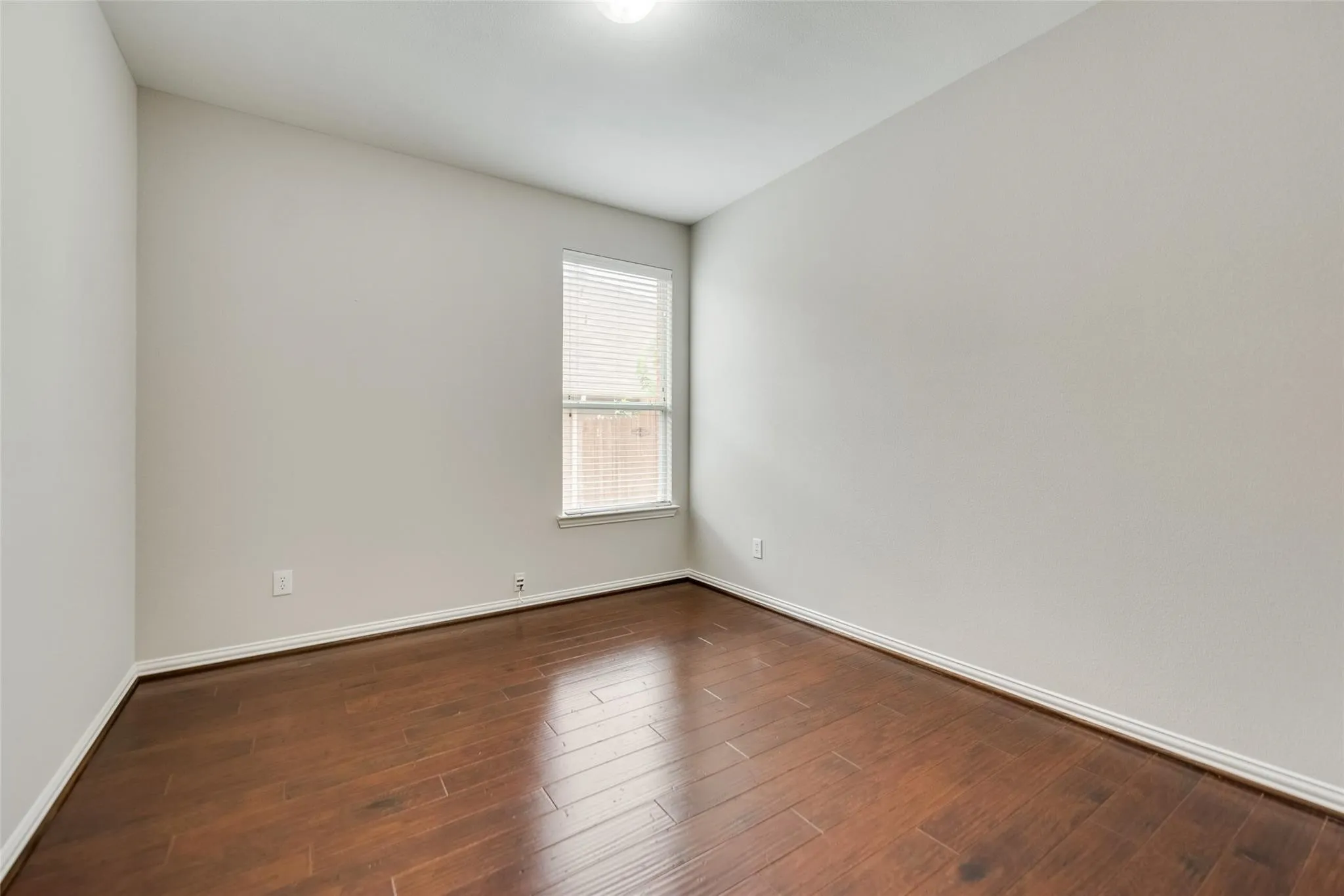 Single Family Residence For Rent in Collin County , 9740 Ellery Avenue, Plano, Texas 75025, 4 Bedroom, 3 Bathroom, 2 Garage spaces, 2,601 Sqft, built in 2006, mls#21402971, Real Estate Agent in Plano, Homes For Rent in Collin county, Homes For Rent in Plano, Realtor in Plano Texas, Real Estate Brokerage Independent Realty Texas, Luminita Cordes Realtor
