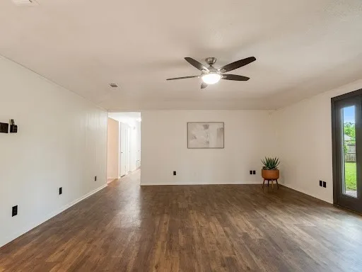 Single Family Residence For Rent in Dallas County , 506 N Royal Oak Drive, Duncanville, Texas 75116, 3 Bedroom, 2 Bathroom, 2 Garage spaces, 1,870 Sqft, built in 1972, mls#21402955, Real Estate Agent in Duncanville, Homes For Rent in Dallas county, Homes For Rent in Duncanville, Realtor in Duncanville Texas, Real Estate Brokerage Independent Realty Texas, Luminita Cordes Realtor