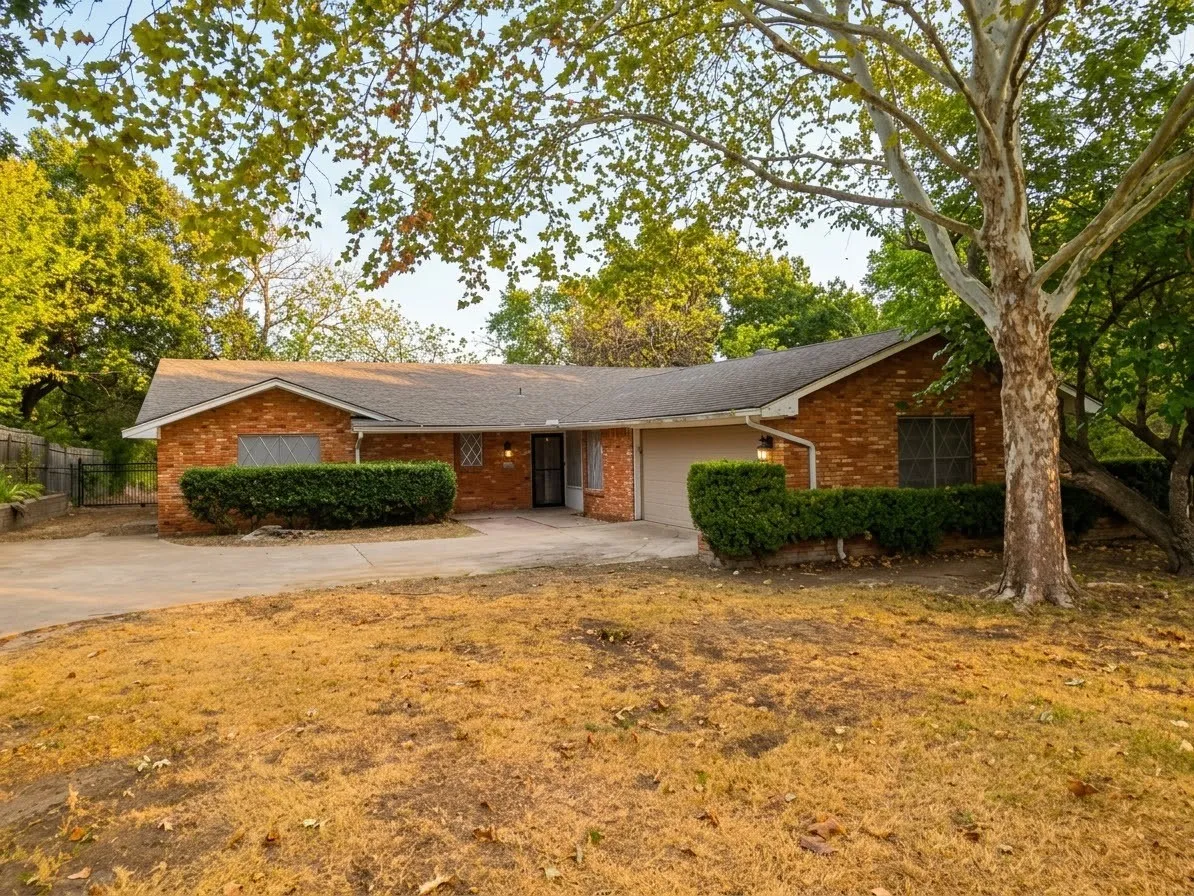 Single Family Residence For Rent in Dallas County , 506 N Royal Oak Drive, Duncanville, Texas 75116, 3 Bedroom, 2 Bathroom, 2 Garage spaces, 1,870 Sqft, built in 1972, mls#21402955, Real Estate Agent in Duncanville, Homes For Rent in Dallas county, Homes For Rent in Duncanville, Realtor in Duncanville Texas, Real Estate Brokerage Independent Realty Texas, Luminita Cordes Realtor