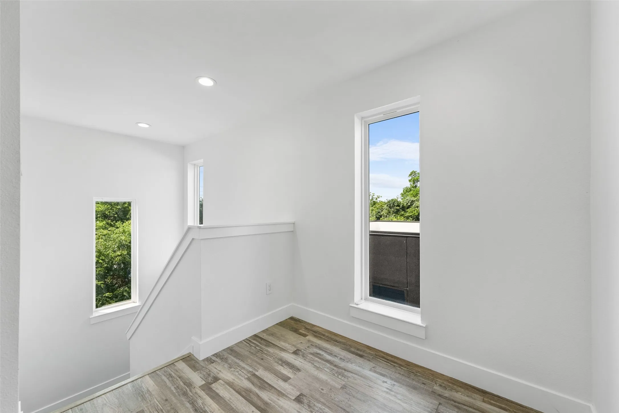 Single Family Residence For Sale in Dallas County , 3142 Harmon Street, Dallas, Texas 75215, 3 Bedroom, 4 Bathroom, 1 Garage spaces, 2,579 Sqft, built in 2025, mls#21403011, Real Estate Agent in Dallas, Homes For Sale in Dallas county, Homes For Sale in Dallas, Realtor in Dallas Texas, Real Estate Brokerage Independent Realty Texas, Luminita Cordes Realtor