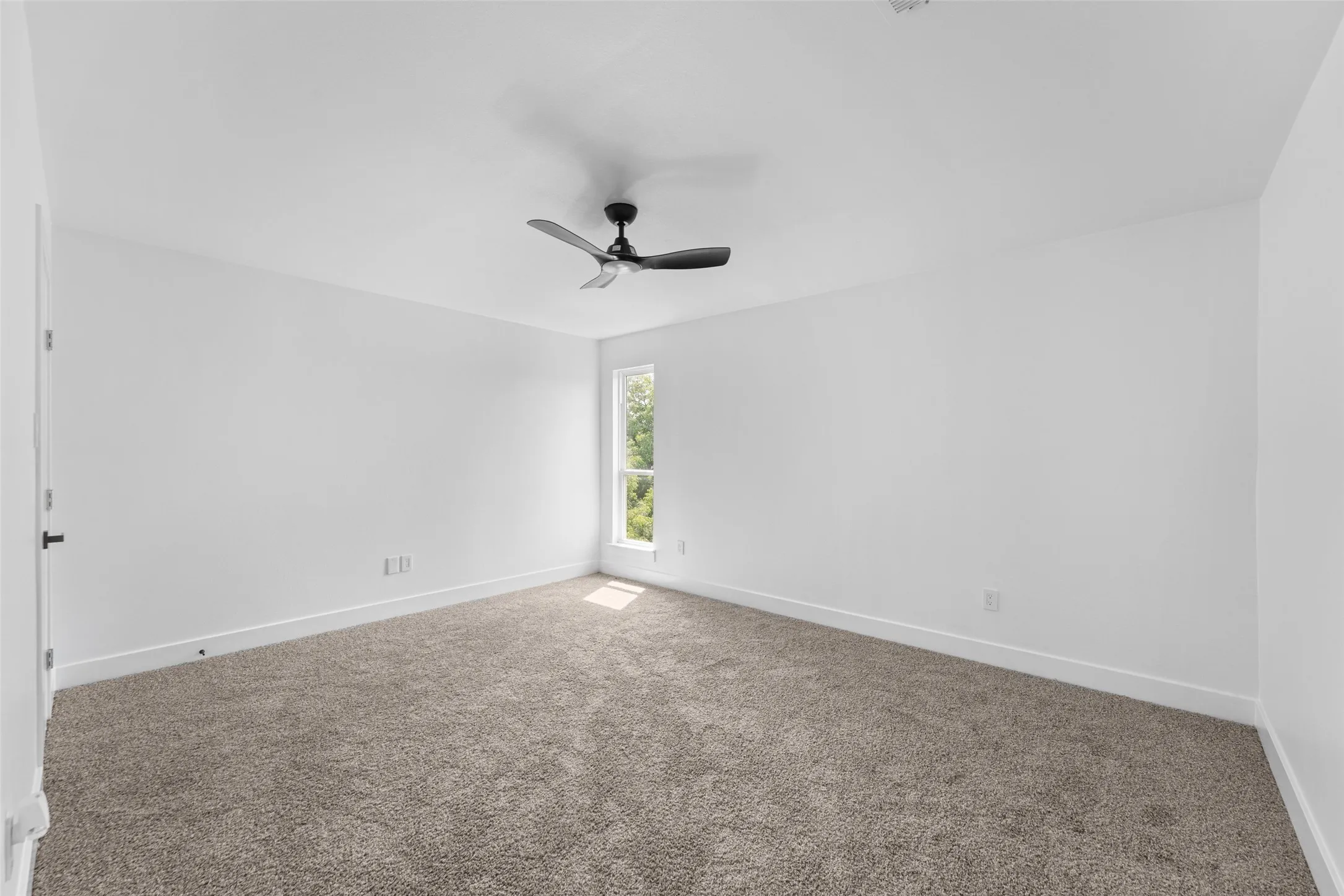 Single Family Residence For Sale in Dallas County , 3142 Harmon Street, Dallas, Texas 75215, 3 Bedroom, 4 Bathroom, 1 Garage spaces, 2,579 Sqft, built in 2025, mls#21403011, Real Estate Agent in Dallas, Homes For Sale in Dallas county, Homes For Sale in Dallas, Realtor in Dallas Texas, Real Estate Brokerage Independent Realty Texas, Luminita Cordes Realtor