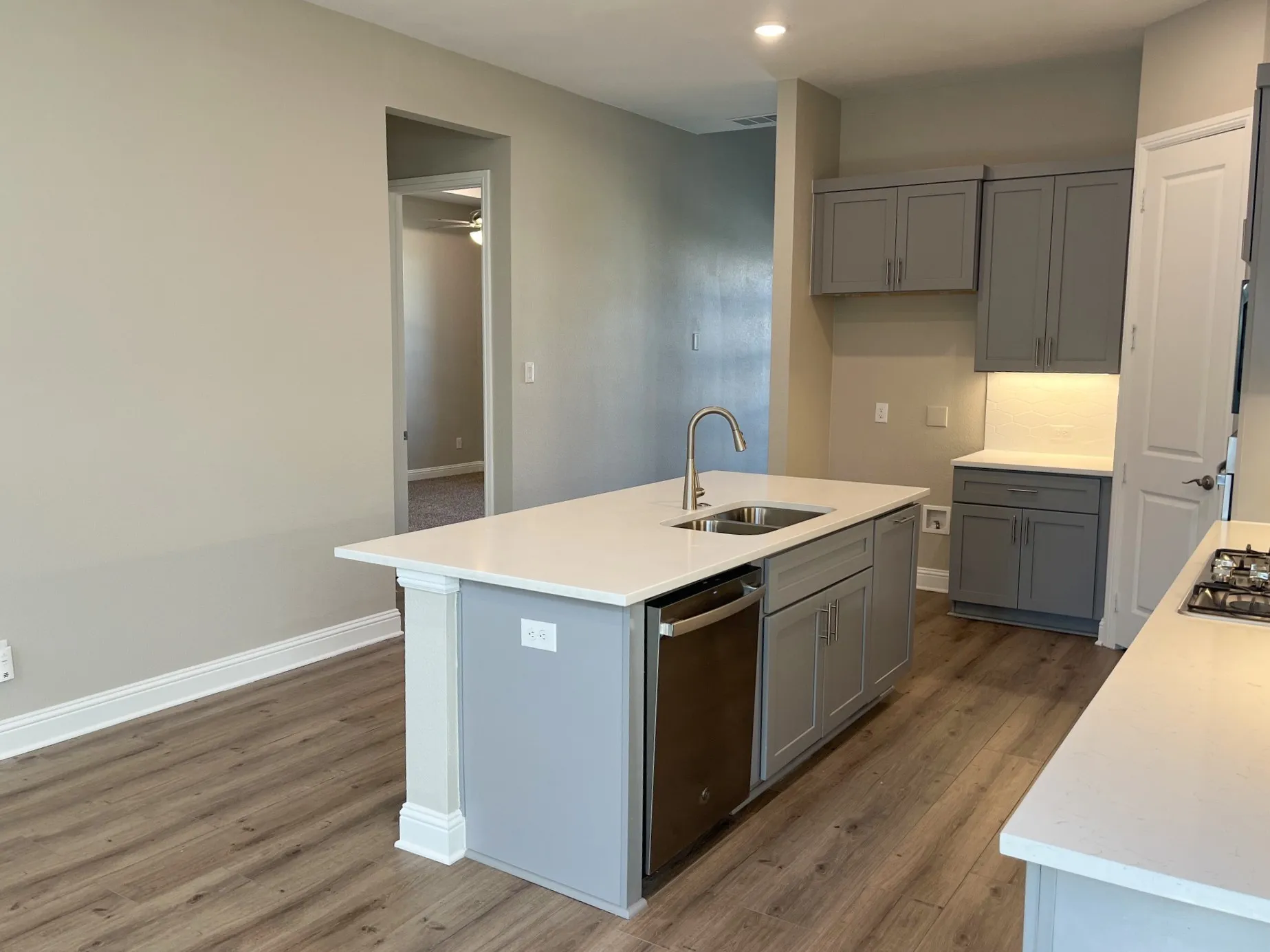 Townhouse For Sale in Collin County , 10594 Prairie Rose Road, Frisco, Texas 75035, 4 Bedroom, 4 Bathroom, 2 Garage spaces, 2,354 Sqft, built in 2023, mls#21403012, Real Estate Agent in Frisco, Homes For Sale in Collin county, Homes For Sale in Frisco, Realtor in Frisco Texas, Real Estate Brokerage Independent Realty Texas, Luminita Cordes Realtor