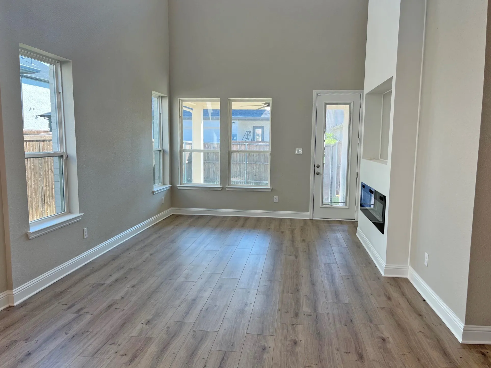 Townhouse For Sale in Collin County , 10594 Prairie Rose Road, Frisco, Texas 75035, 4 Bedroom, 4 Bathroom, 2 Garage spaces, 2,354 Sqft, built in 2023, mls#21403012, Real Estate Agent in Frisco, Homes For Sale in Collin county, Homes For Sale in Frisco, Realtor in Frisco Texas, Real Estate Brokerage Independent Realty Texas, Luminita Cordes Realtor
