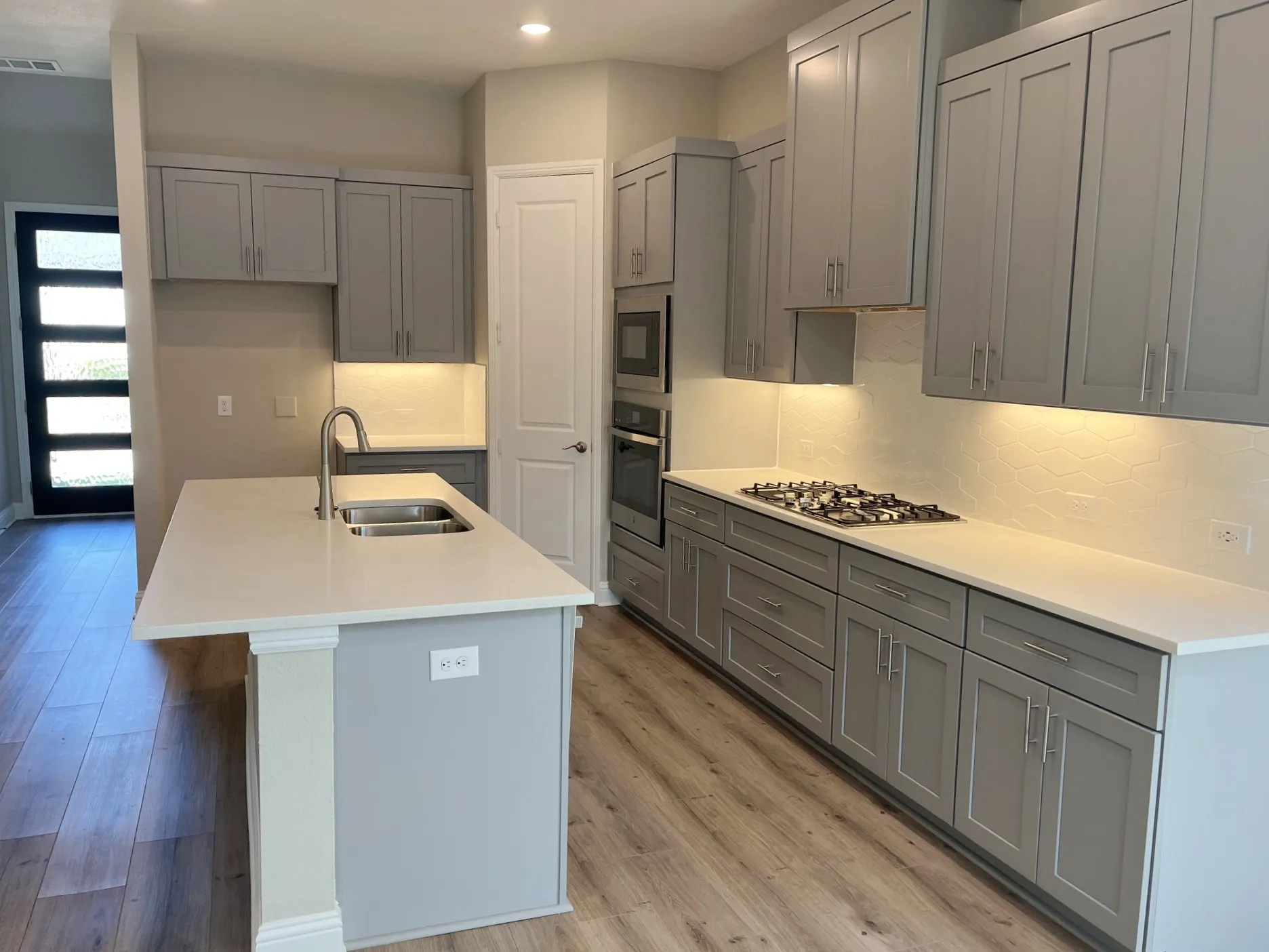 Townhouse For Sale in Collin County , 10594 Prairie Rose Road, Frisco, Texas 75035, 4 Bedroom, 4 Bathroom, 2 Garage spaces, 2,354 Sqft, built in 2023, mls#21403012, Real Estate Agent in Frisco, Homes For Sale in Collin county, Homes For Sale in Frisco, Realtor in Frisco Texas, Real Estate Brokerage Independent Realty Texas, Luminita Cordes Realtor