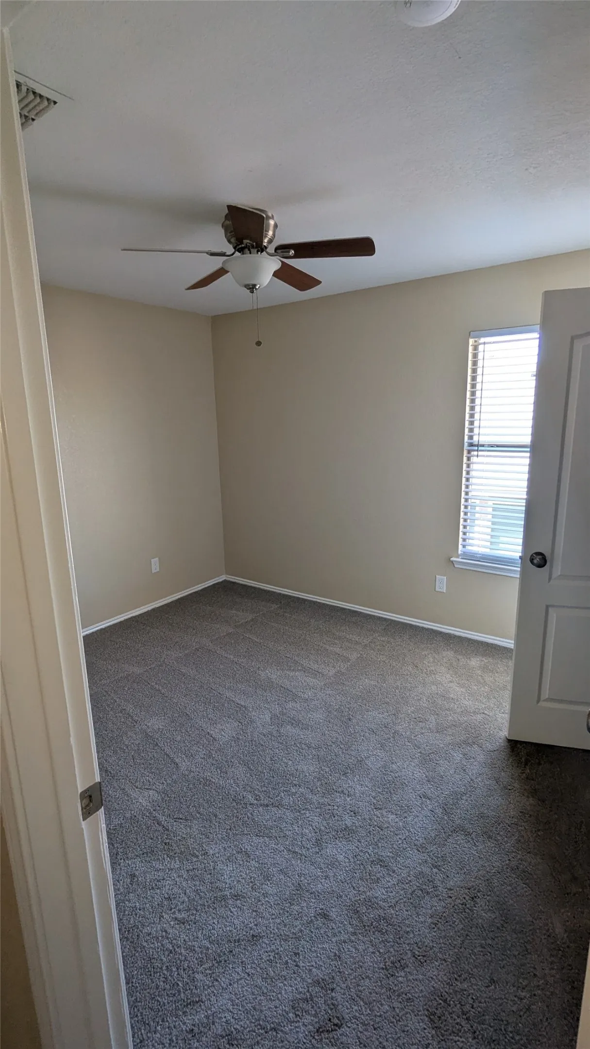 Single Family Residence For Sale in Dallas County , 1029 Magnolia Lane, Cedar Hill, Texas 75104, 4 Bedroom, 3 Bathroom, 2 Garage spaces, 2,554 Sqft, built in 2000, mls#21402945, Real Estate Agent in Cedar Hill, Homes For Sale in Dallas county, Homes For Sale in Cedar Hill, Realtor in Cedar Hill Texas, Real Estate Brokerage Independent Realty Texas, Luminita Cordes Realtor