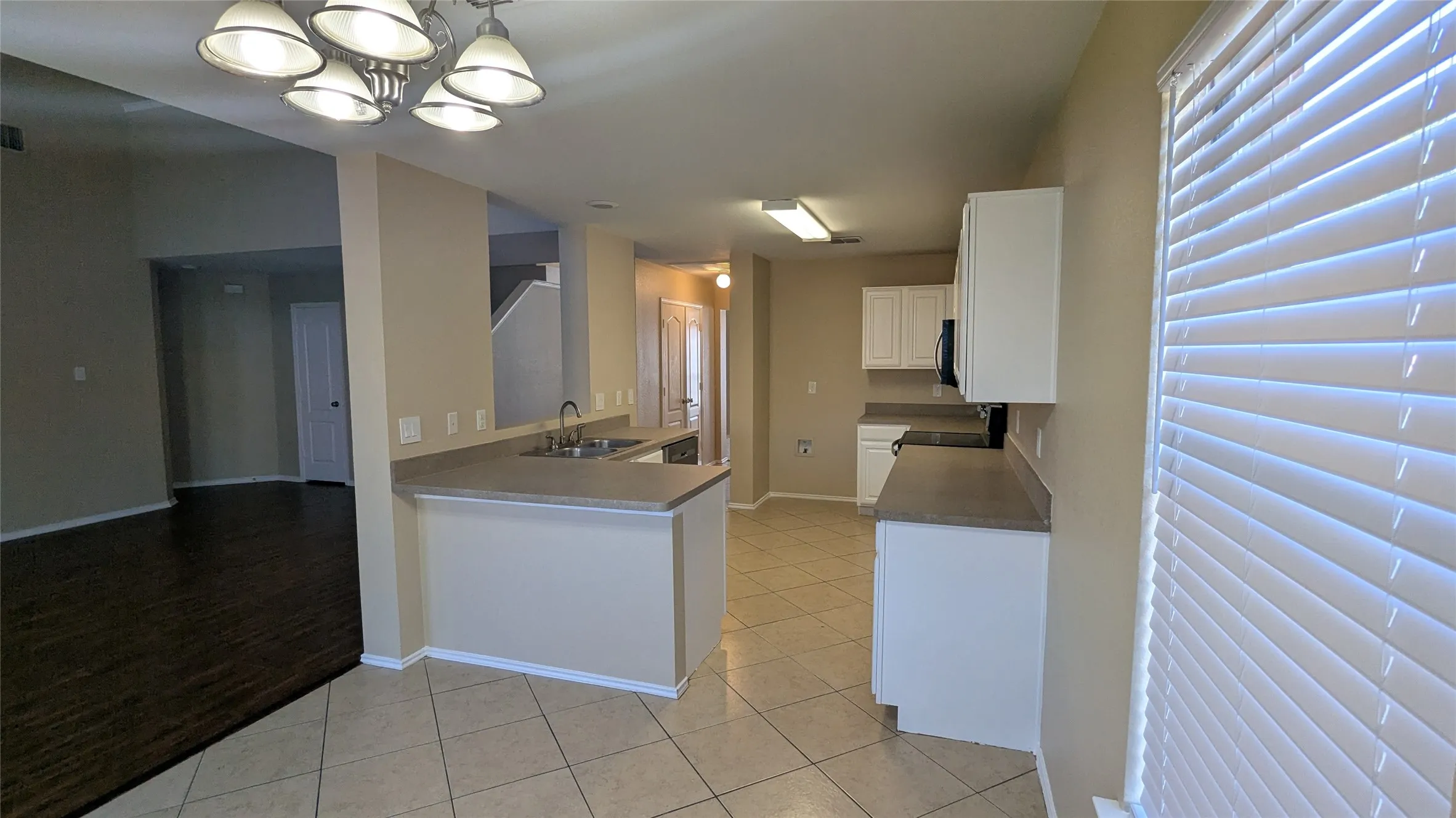 Single Family Residence For Sale in Dallas County , 1029 Magnolia Lane, Cedar Hill, Texas 75104, 4 Bedroom, 3 Bathroom, 2 Garage spaces, 2,554 Sqft, built in 2000, mls#21402945, Real Estate Agent in Cedar Hill, Homes For Sale in Dallas county, Homes For Sale in Cedar Hill, Realtor in Cedar Hill Texas, Real Estate Brokerage Independent Realty Texas, Luminita Cordes Realtor