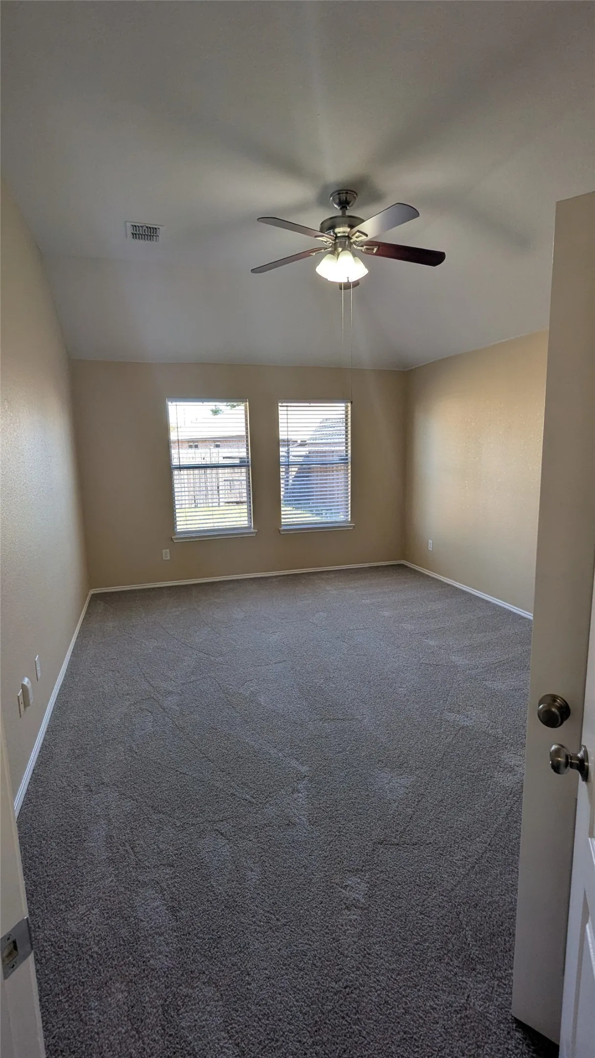 Single Family Residence For Sale in Dallas County , 1029 Magnolia Lane, Cedar Hill, Texas 75104, 4 Bedroom, 3 Bathroom, 2 Garage spaces, 2,554 Sqft, built in 2000, mls#21402945, Real Estate Agent in Cedar Hill, Homes For Sale in Dallas county, Homes For Sale in Cedar Hill, Realtor in Cedar Hill Texas, Real Estate Brokerage Independent Realty Texas, Luminita Cordes Realtor