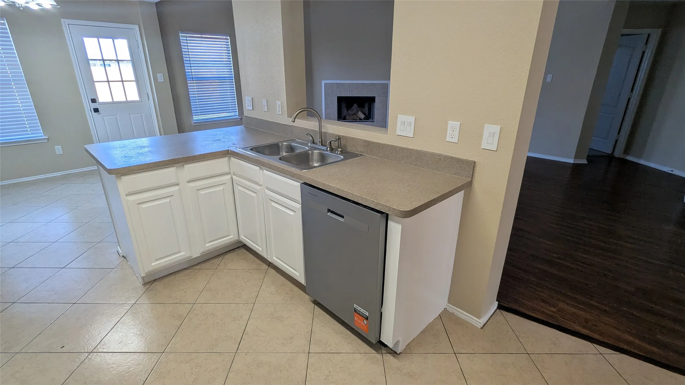 Single Family Residence For Sale in Dallas County , 1029 Magnolia Lane, Cedar Hill, Texas 75104, 4 Bedroom, 3 Bathroom, 2 Garage spaces, 2,554 Sqft, built in 2000, mls#21402945, Real Estate Agent in Cedar Hill, Homes For Sale in Dallas county, Homes For Sale in Cedar Hill, Realtor in Cedar Hill Texas, Real Estate Brokerage Independent Realty Texas, Luminita Cordes Realtor