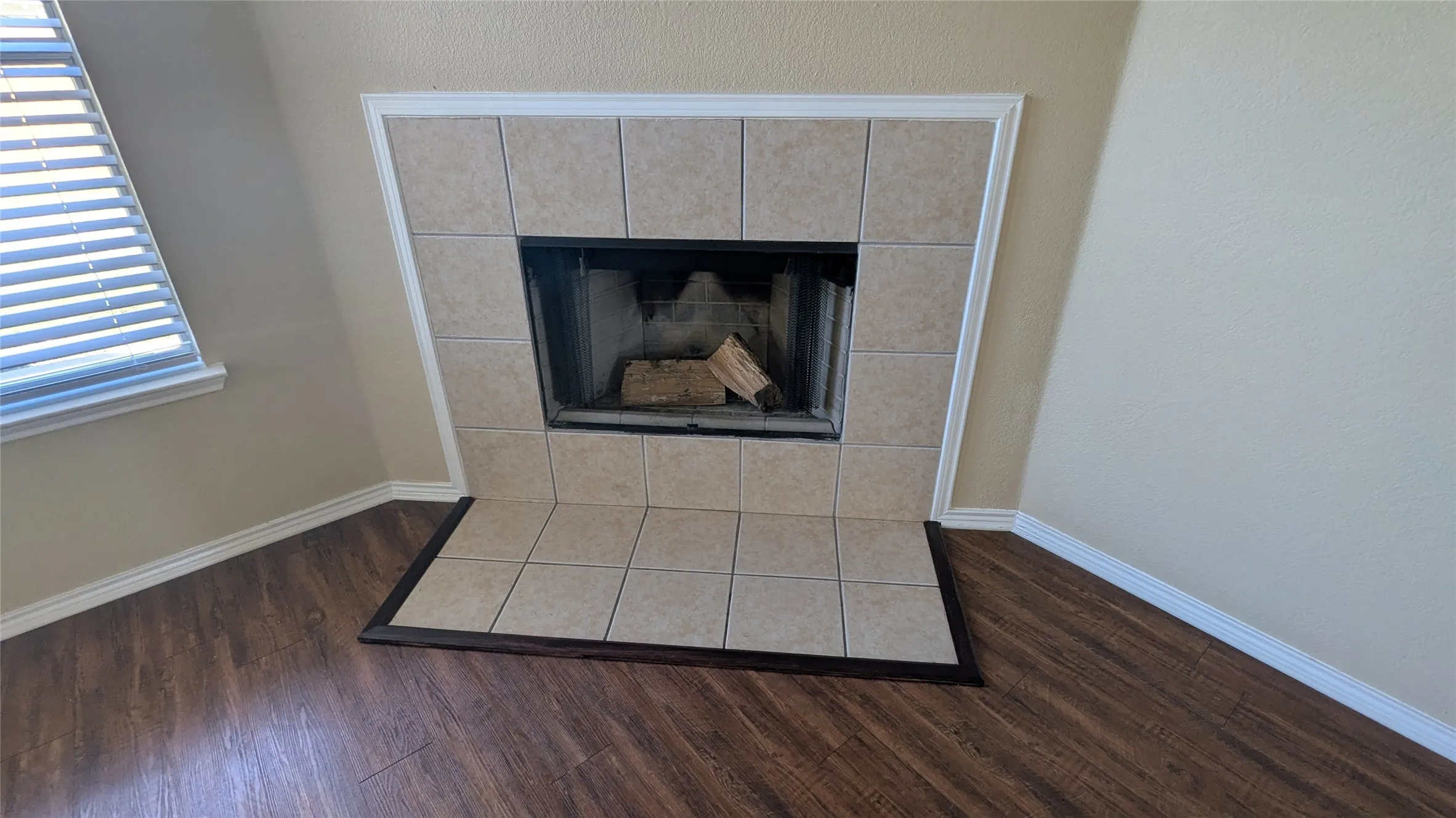 Single Family Residence For Sale in Dallas County , 1029 Magnolia Lane, Cedar Hill, Texas 75104, 4 Bedroom, 3 Bathroom, 2 Garage spaces, 2,554 Sqft, built in 2000, mls#21402945, Real Estate Agent in Cedar Hill, Homes For Sale in Dallas county, Homes For Sale in Cedar Hill, Realtor in Cedar Hill Texas, Real Estate Brokerage Independent Realty Texas, Luminita Cordes Realtor