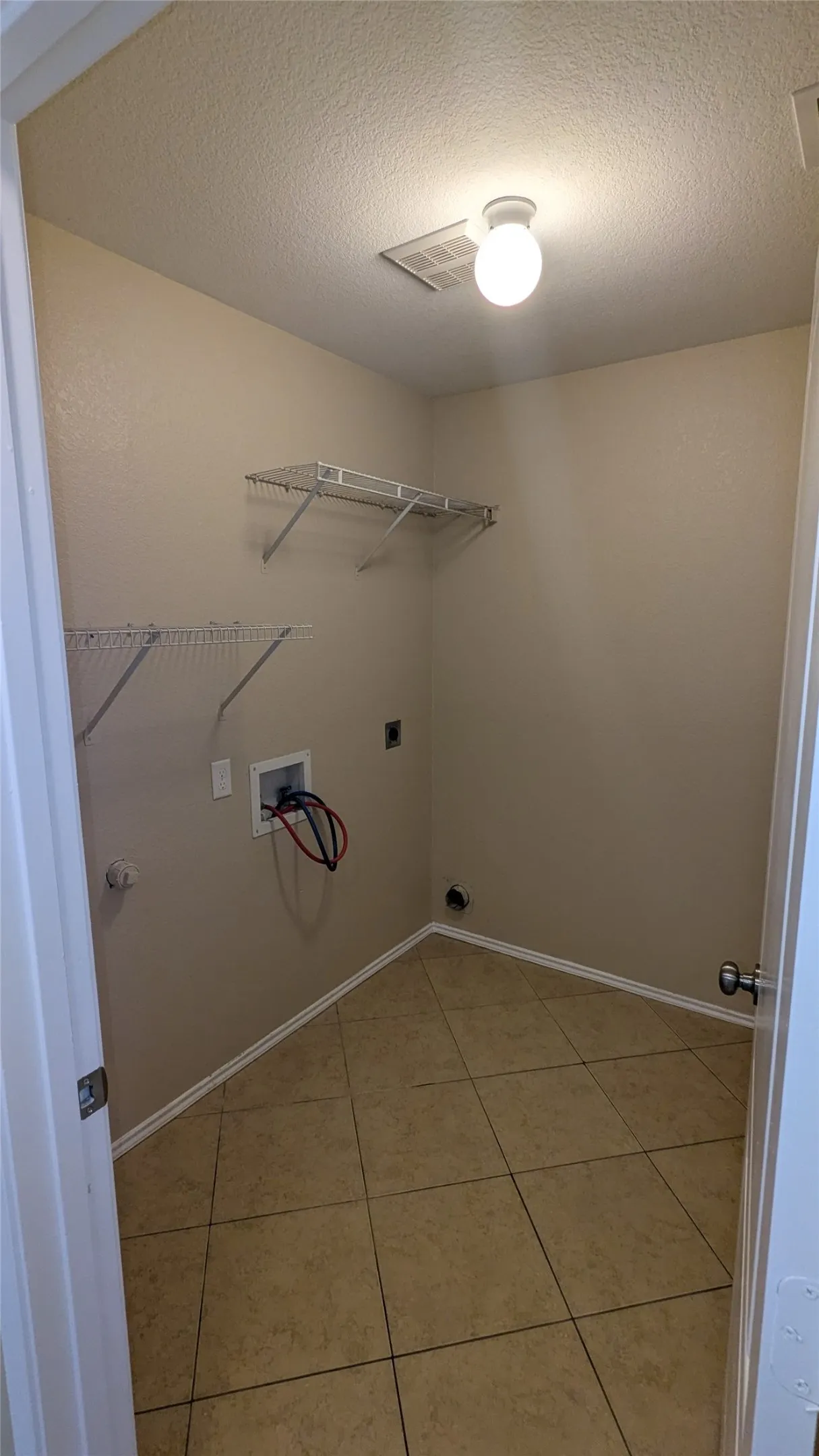 Single Family Residence For Sale in Dallas County , 1029 Magnolia Lane, Cedar Hill, Texas 75104, 4 Bedroom, 3 Bathroom, 2 Garage spaces, 2,554 Sqft, built in 2000, mls#21402945, Real Estate Agent in Cedar Hill, Homes For Sale in Dallas county, Homes For Sale in Cedar Hill, Realtor in Cedar Hill Texas, Real Estate Brokerage Independent Realty Texas, Luminita Cordes Realtor
