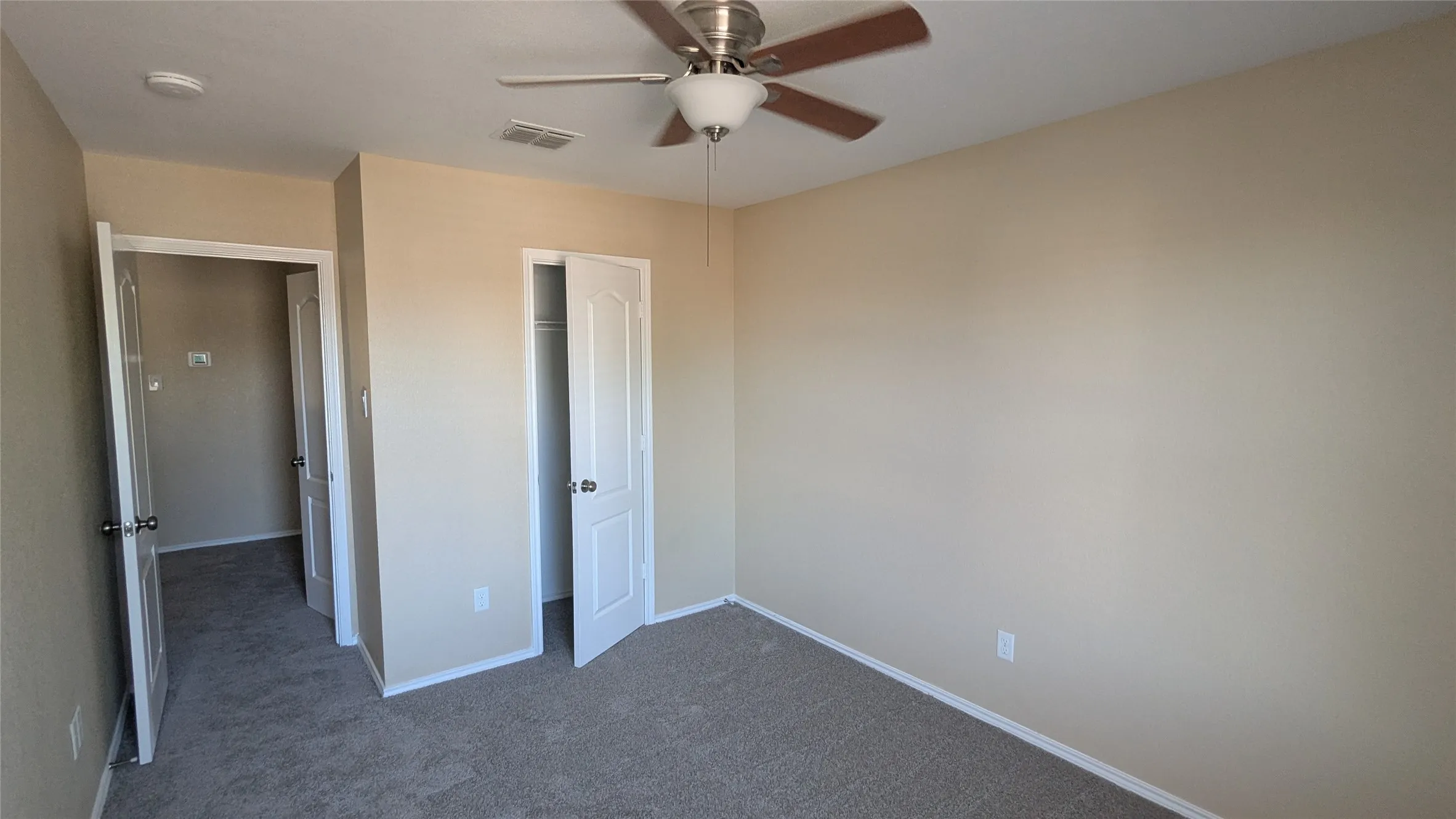 Single Family Residence For Sale in Dallas County , 1029 Magnolia Lane, Cedar Hill, Texas 75104, 4 Bedroom, 3 Bathroom, 2 Garage spaces, 2,554 Sqft, built in 2000, mls#21402945, Real Estate Agent in Cedar Hill, Homes For Sale in Dallas county, Homes For Sale in Cedar Hill, Realtor in Cedar Hill Texas, Real Estate Brokerage Independent Realty Texas, Luminita Cordes Realtor