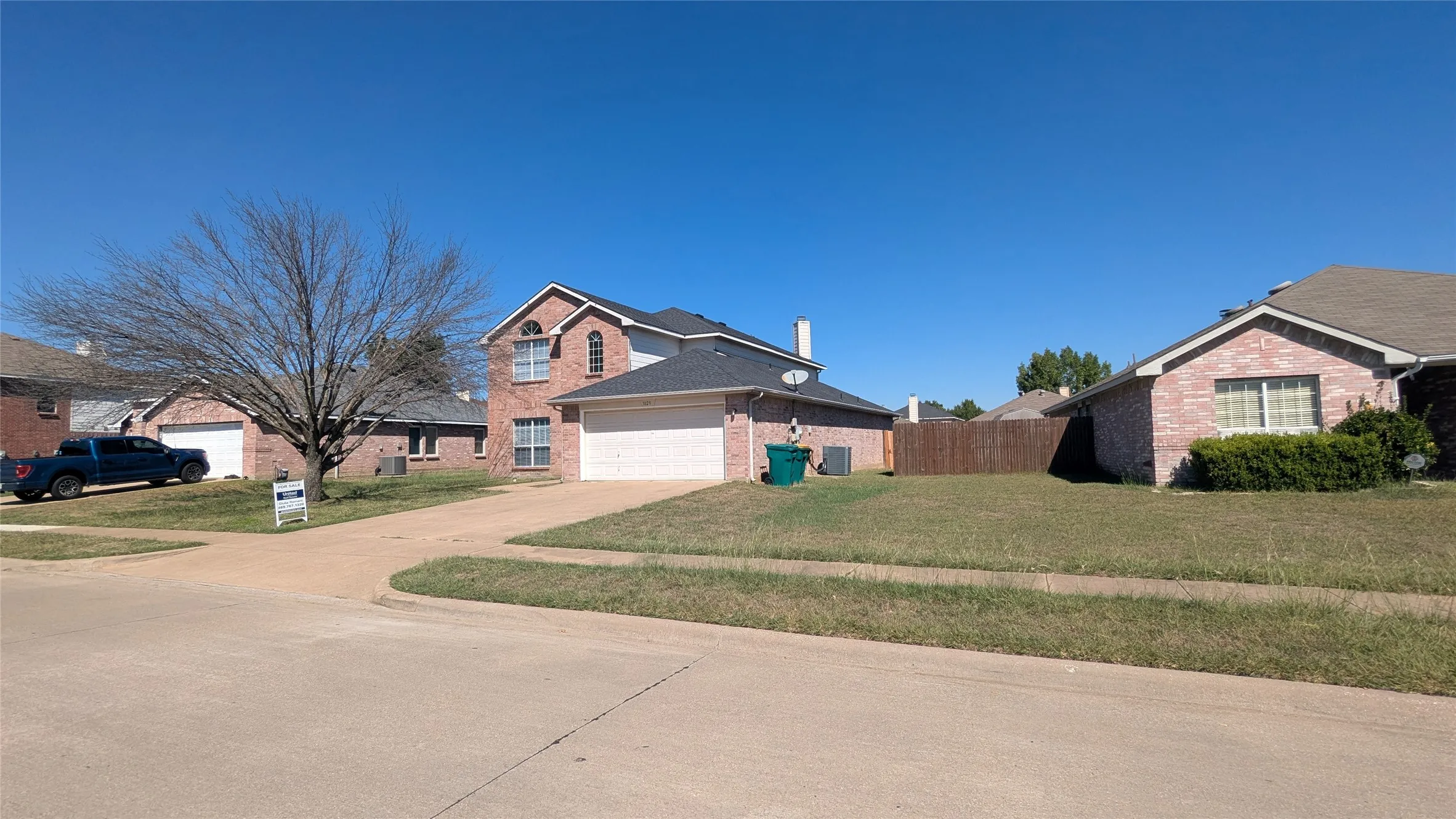 Single Family Residence For Sale in Dallas County , 1029 Magnolia Lane, Cedar Hill, Texas 75104, 4 Bedroom, 3 Bathroom, 2 Garage spaces, 2,554 Sqft, built in 2000, mls#21402945, Real Estate Agent in Cedar Hill, Homes For Sale in Dallas county, Homes For Sale in Cedar Hill, Realtor in Cedar Hill Texas, Real Estate Brokerage Independent Realty Texas, Luminita Cordes Realtor