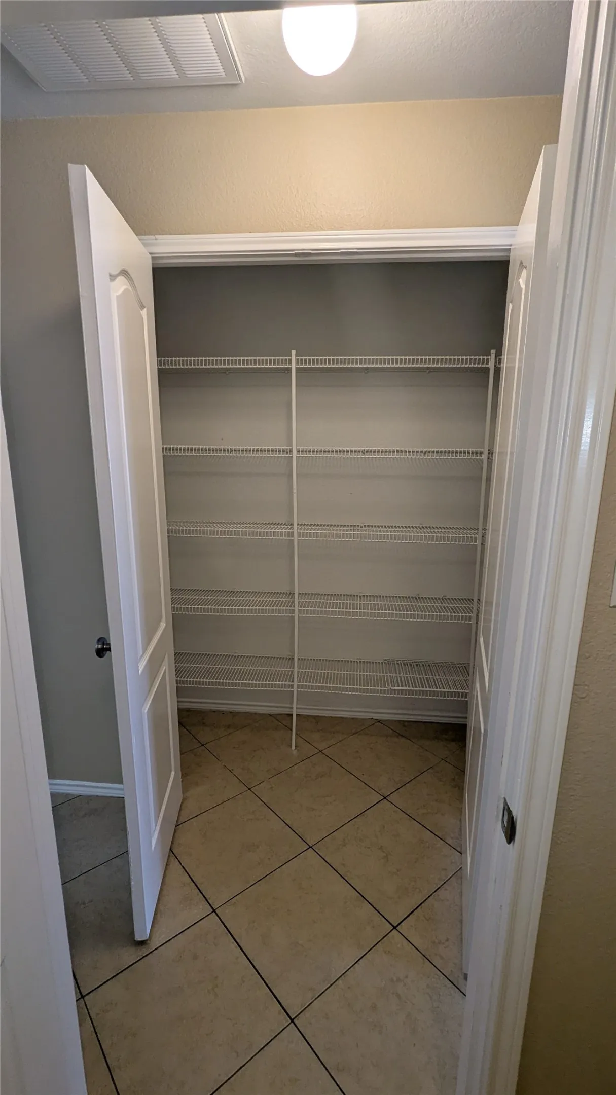 Single Family Residence For Sale in Dallas County , 1029 Magnolia Lane, Cedar Hill, Texas 75104, 4 Bedroom, 3 Bathroom, 2 Garage spaces, 2,554 Sqft, built in 2000, mls#21402945, Real Estate Agent in Cedar Hill, Homes For Sale in Dallas county, Homes For Sale in Cedar Hill, Realtor in Cedar Hill Texas, Real Estate Brokerage Independent Realty Texas, Luminita Cordes Realtor