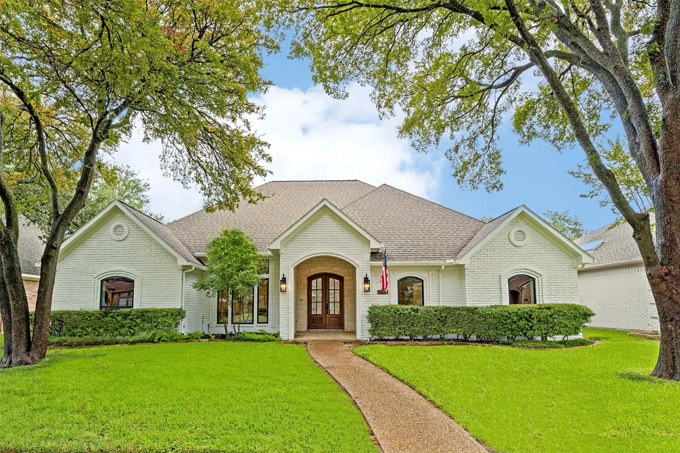 Single Family Residence For Sale in Collin County , 6707 Dupper Drive, Dallas, Texas 75252, 4 Bedroom, 3 Bathroom, 2 Garage spaces, 2,694 Sqft, built in 1986, mls#21402998, Real Estate Agent in Dallas, Homes For Sale in Collin county, Homes For Sale in Dallas, Realtor in Dallas Texas, Real Estate Brokerage Independent Realty Texas, Luminita Cordes Realtor