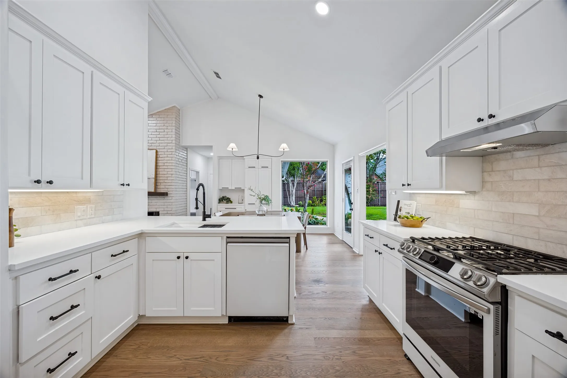 Single Family Residence For Sale in Collin County , 6707 Dupper Drive, Dallas, Texas 75252, 4 Bedroom, 3 Bathroom, 2 Garage spaces, 2,694 Sqft, built in 1986, mls#21402998, Real Estate Agent in Dallas, Homes For Sale in Collin county, Homes For Sale in Dallas, Realtor in Dallas Texas, Real Estate Brokerage Independent Realty Texas, Luminita Cordes Realtor