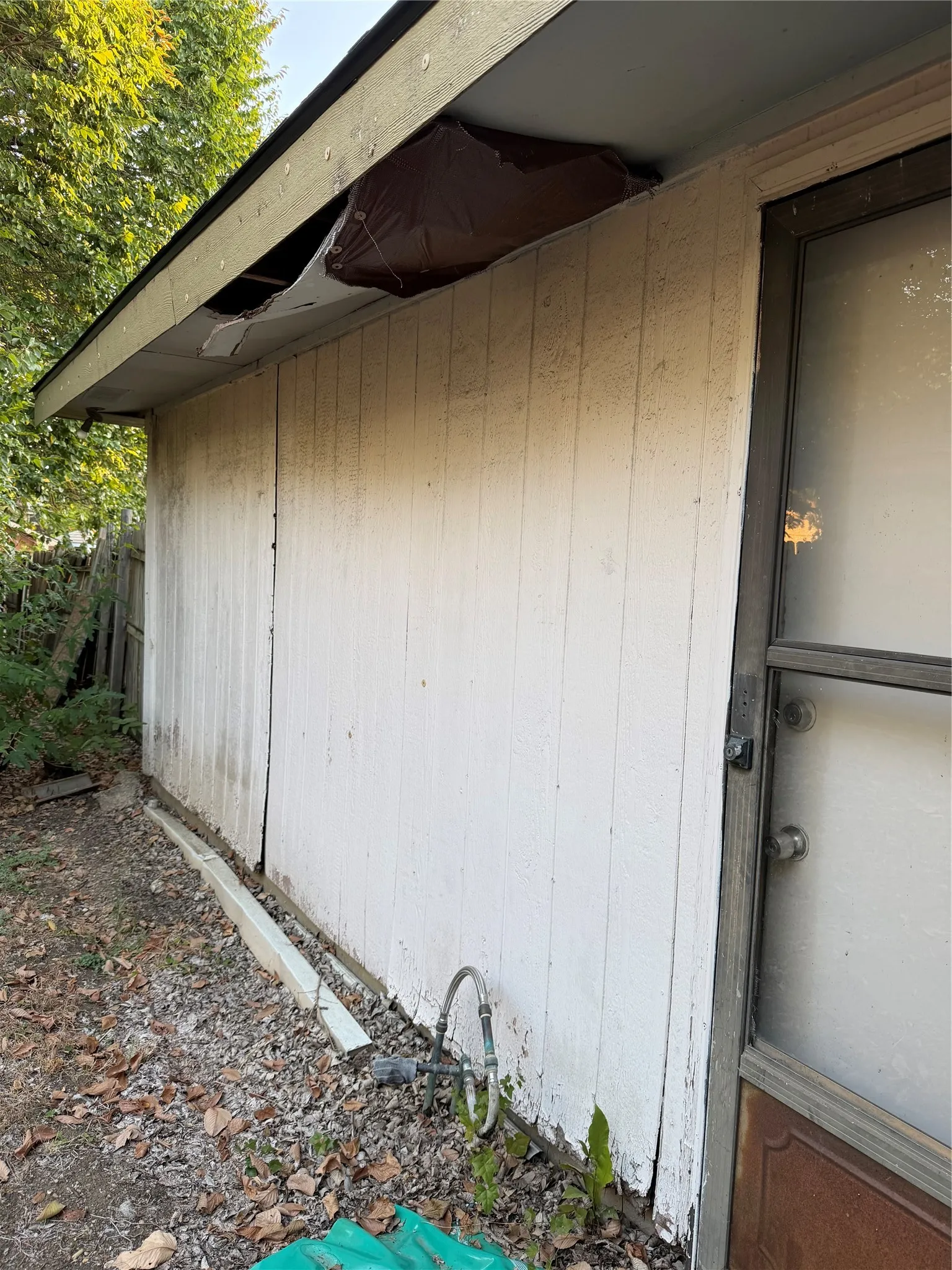 Single Family Residence For Sale in Dallas County , 1110 Sandalwood Lane, De Soto, Texas 75115, 3 Bedroom, 3 Bathroom, 2 Garage spaces, 1,572 Sqft, built in 1984, mls#21403017, Real Estate Agent in De Soto, Homes For Sale in Dallas county, Homes For Sale in De Soto, Realtor in De Soto Texas, Real Estate Brokerage Independent Realty Texas, Luminita Cordes Realtor