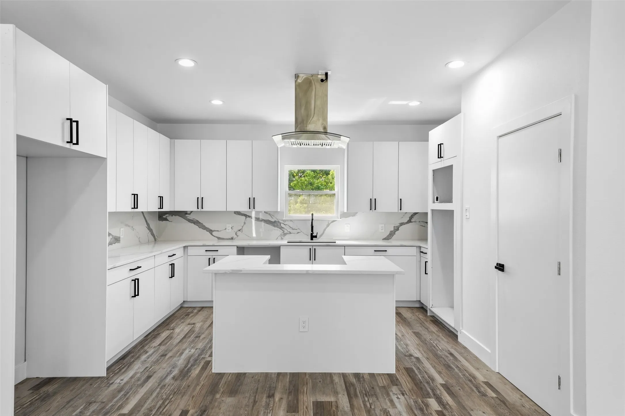 Single Family Residence For Rent in Dallas County , 3142 Harmon Street, Dallas, Texas 75215, 3 Bedroom, 4 Bathroom, 1 Garage spaces, 2,579 Sqft, built in 2025, mls#21403015, Real Estate Agent in Dallas, Homes For Rent in Dallas county, Homes For Rent in Dallas, Realtor in Dallas Texas, Real Estate Brokerage Independent Realty Texas, Luminita Cordes Realtor