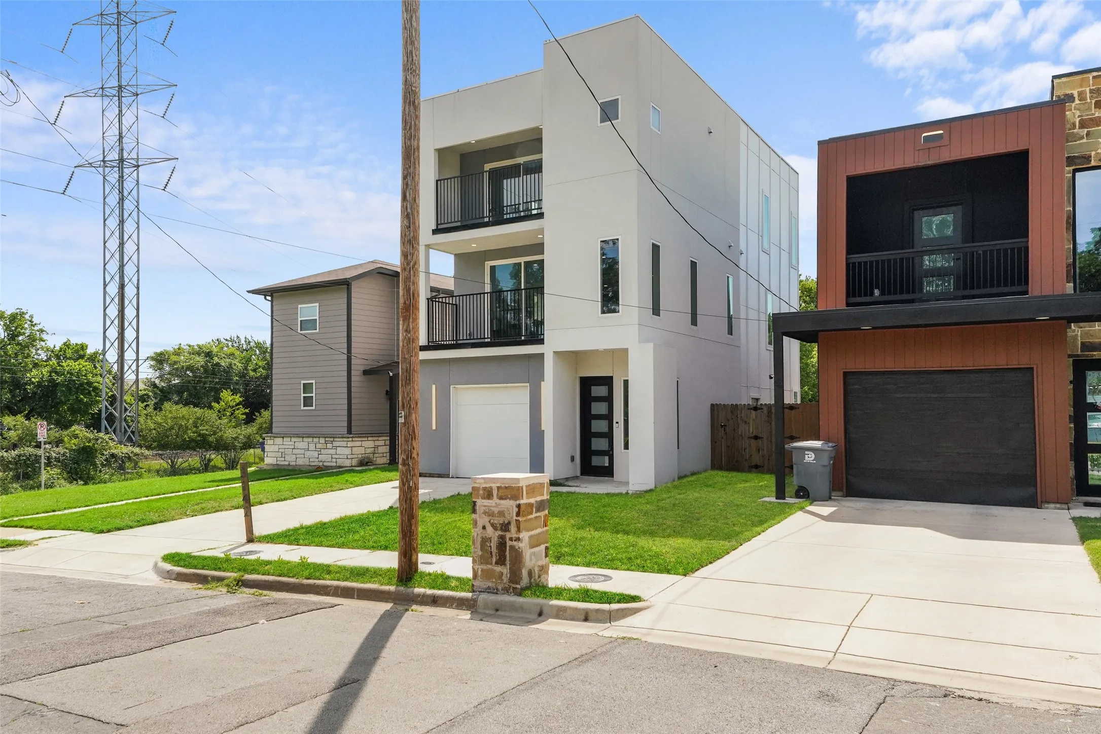 Single Family Residence For Rent in Dallas County , 3142 Harmon Street, Dallas, Texas 75215, 3 Bedroom, 4 Bathroom, 1 Garage spaces, 2,579 Sqft, built in 2025, mls#21403015, Real Estate Agent in Dallas, Homes For Rent in Dallas county, Homes For Rent in Dallas, Realtor in Dallas Texas, Real Estate Brokerage Independent Realty Texas, Luminita Cordes Realtor