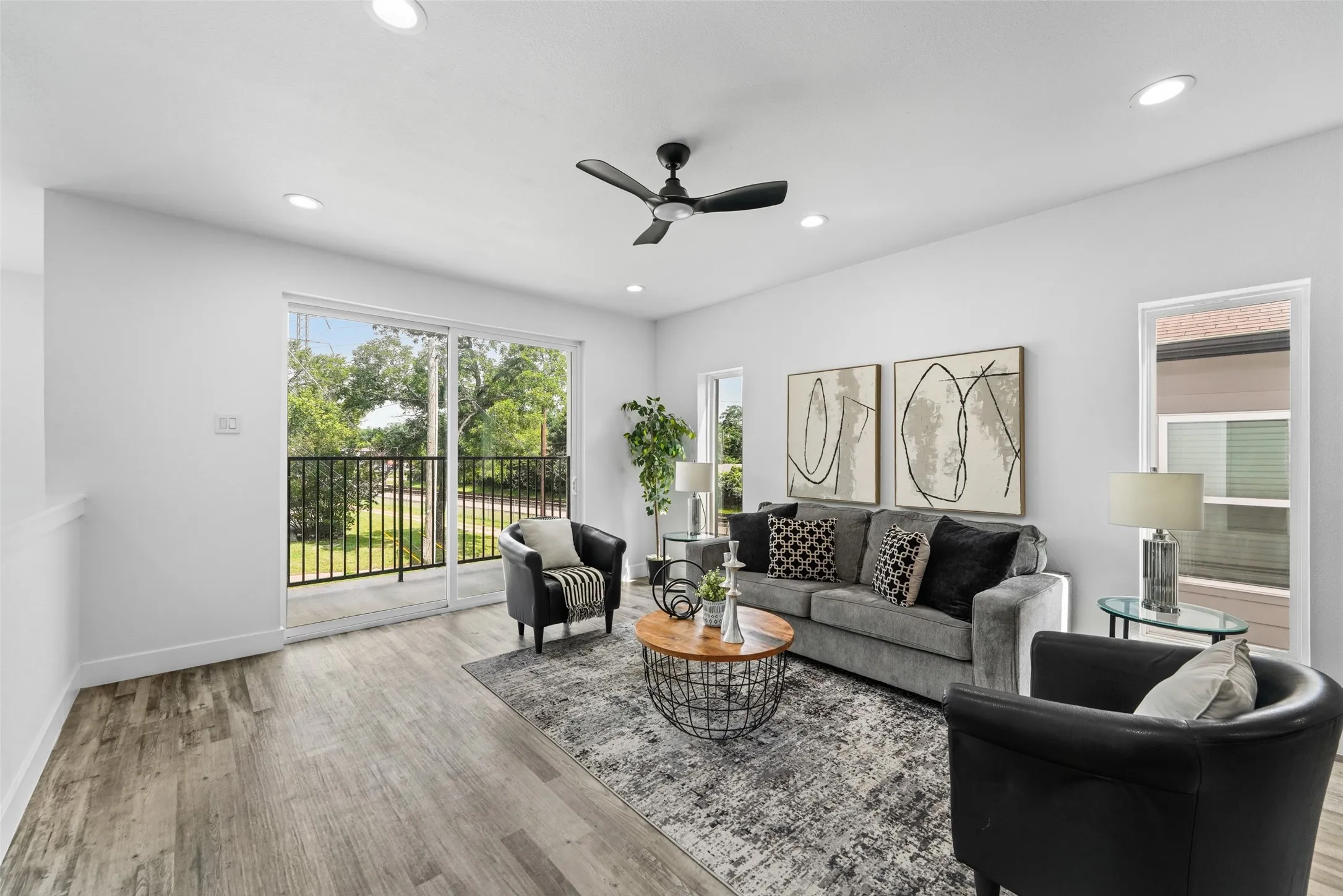 Single Family Residence For Rent in Dallas County , 3142 Harmon Street, Dallas, Texas 75215, 3 Bedroom, 4 Bathroom, 1 Garage spaces, 2,579 Sqft, built in 2025, mls#21403015, Real Estate Agent in Dallas, Homes For Rent in Dallas county, Homes For Rent in Dallas, Realtor in Dallas Texas, Real Estate Brokerage Independent Realty Texas, Luminita Cordes Realtor
