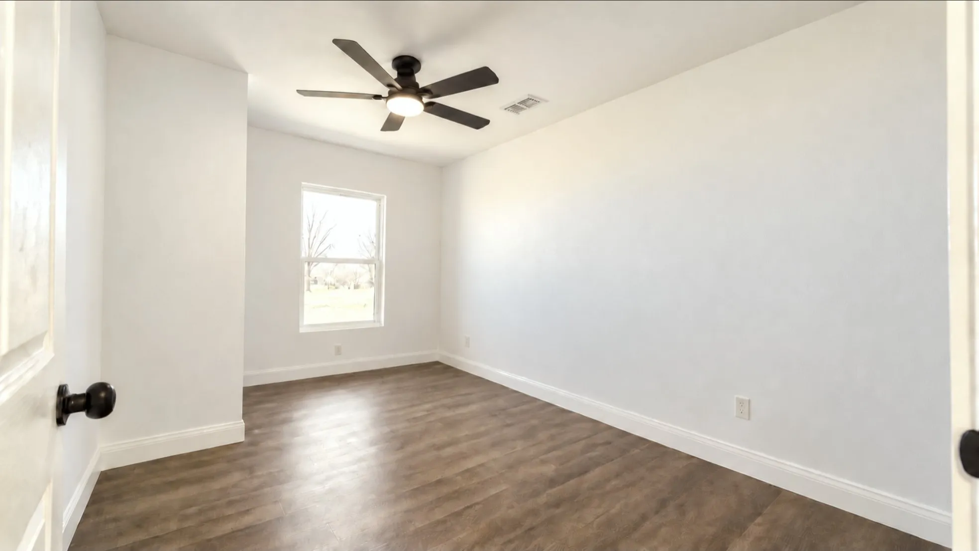 Single Family Residence For Sale in Taylor County , 418 Miller Street, Abilene, Texas 79605, 3 Bedroom, 2 Bathroom, Garage spaces, 1,260 Sqft, built in 1926, mls#21402988, Real Estate Agent in Abilene, Homes For Sale in Taylor county, Homes For Sale in Abilene, Realtor in Abilene Texas, Real Estate Brokerage Independent Realty Texas, Luminita Cordes Realtor
