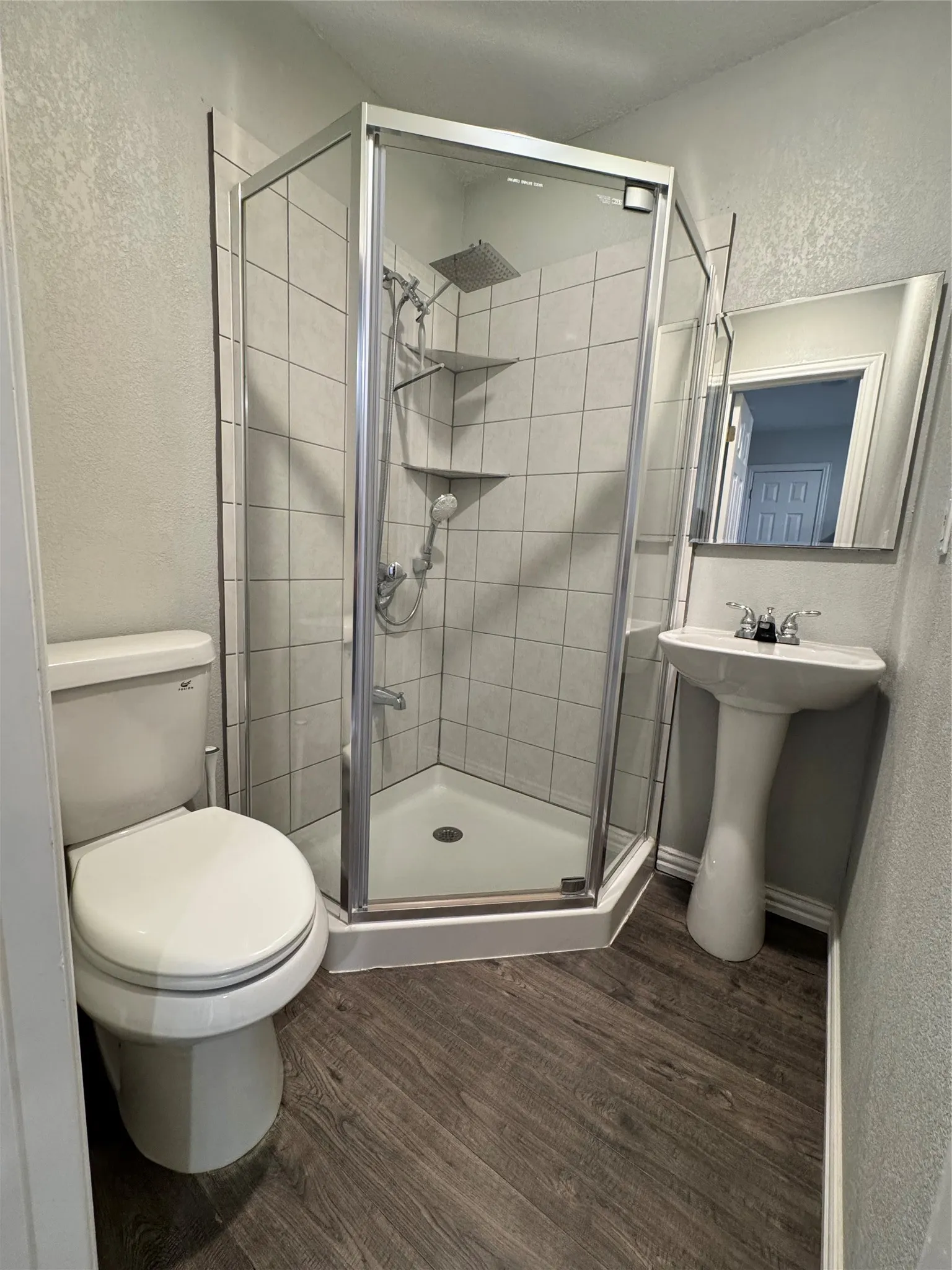 Single Family Residence For Rent in Tarrant County , 4225 Sue Court, Lake Worth, Texas 76135, 1 Bedroom, 1 Bathroom, Garage spaces, 575 Sqft, built in 2022, mls#21403016, Real Estate Agent in Lake Worth, Homes For Rent in Tarrant county, Homes For Rent in Lake Worth, Realtor in Lake Worth Texas, Real Estate Brokerage Independent Realty Texas, Luminita Cordes Realtor