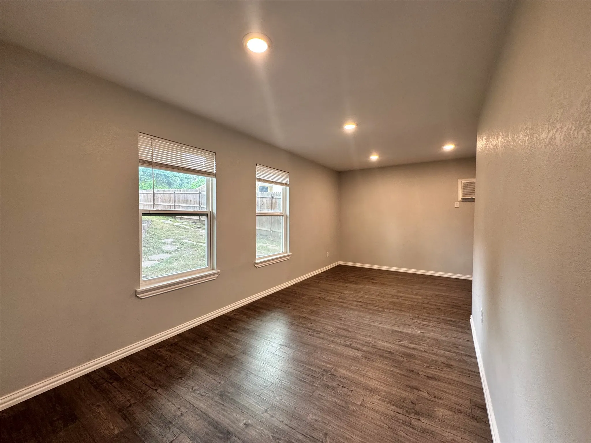 Single Family Residence For Rent in Tarrant County , 4225 Sue Court, Lake Worth, Texas 76135, 1 Bedroom, 1 Bathroom, Garage spaces, 575 Sqft, built in 2022, mls#21403016, Real Estate Agent in Lake Worth, Homes For Rent in Tarrant county, Homes For Rent in Lake Worth, Realtor in Lake Worth Texas, Real Estate Brokerage Independent Realty Texas, Luminita Cordes Realtor