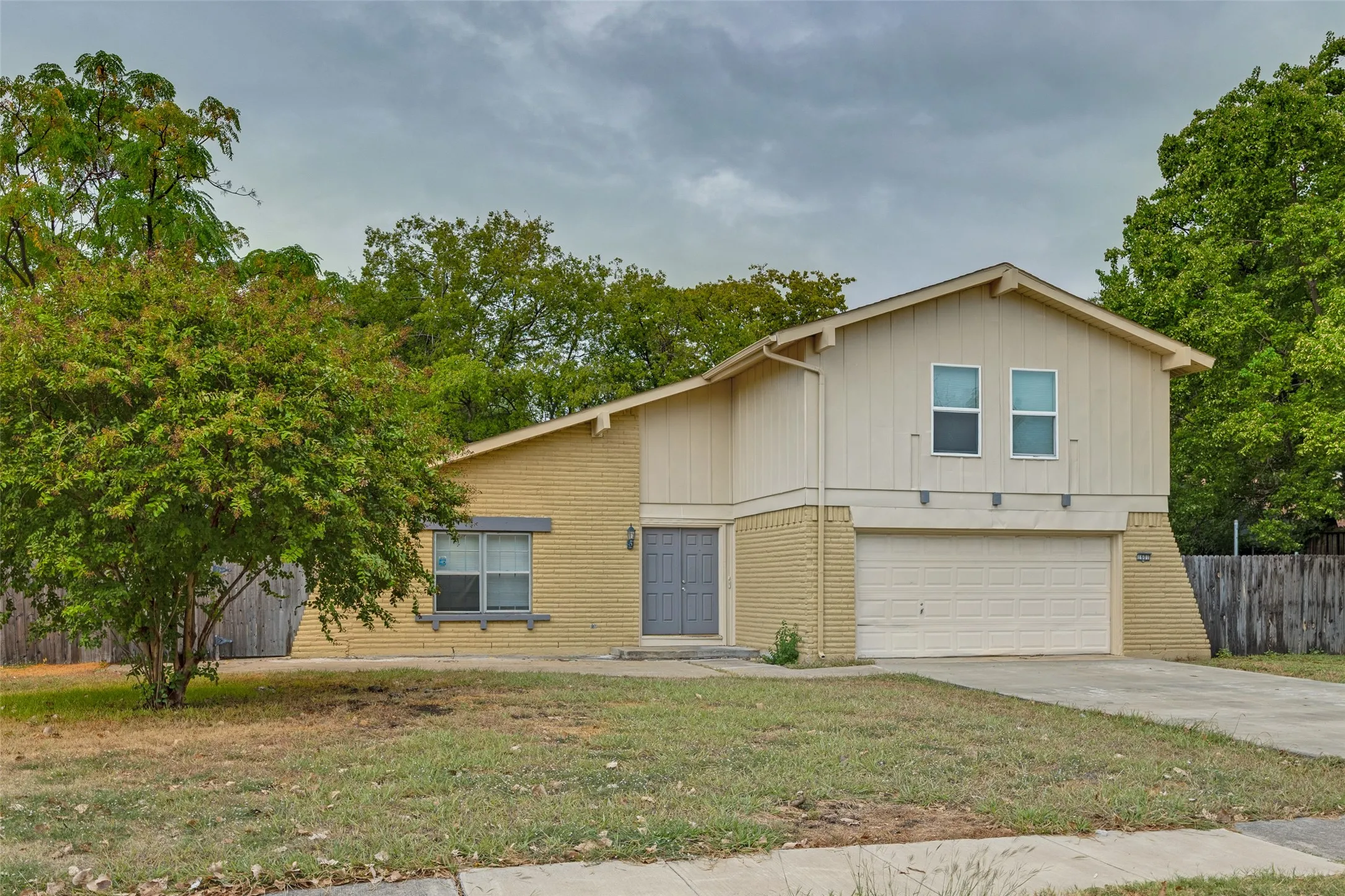 Single Family Residence For Sale in Dallas County , 1601 Wendy Way, Richardson, Texas 75081, 5 Bedroom, 4 Bathroom, 2 Garage spaces, 3,882 Sqft, built in 1971, mls#21403001, Real Estate Agent in Richardson, Homes For Sale in Dallas county, Homes For Sale in Richardson, Realtor in Richardson Texas, Real Estate Brokerage Independent Realty Texas, Luminita Cordes Realtor