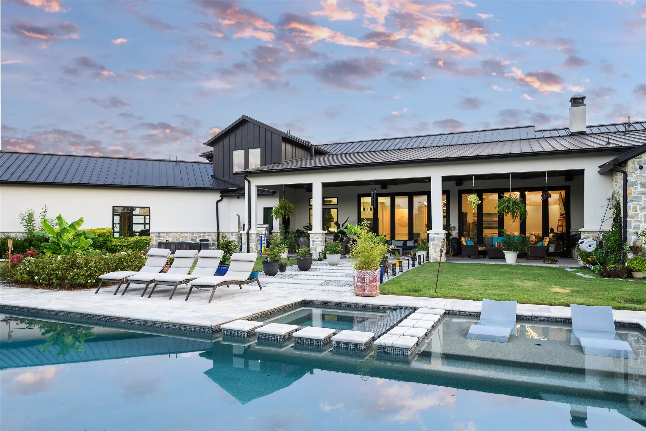 Single Family Residence For Rent in Rockwall County , 635 Highpoint Road, Royse City, Texas 75189, 6 Bedroom, 6 Bathroom, 4 Garage spaces, 5,536 Sqft, built in 2020, mls#21402976, Real Estate Agent in Royse City, Homes For Rent in Rockwall county, Homes For Rent in Royse City, Realtor in Royse City Texas, Real Estate Brokerage Independent Realty Texas, Luminita Cordes Realtor