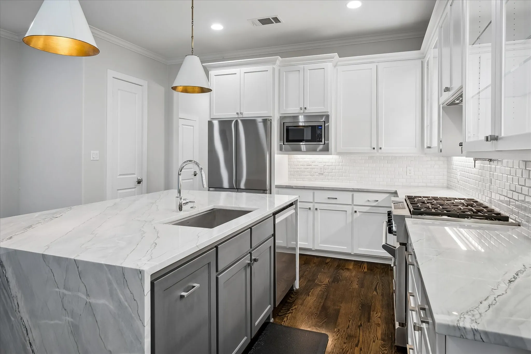 Single Family Residence For Rent in Dallas County , 5434 Martel Avenue, Dallas, Texas 75206, 3 Bedroom, 4 Bathroom, 2 Garage spaces, 2,658 Sqft, built in 2014, mls#21402912, Real Estate Agent in Dallas, Homes For Rent in Dallas county, Homes For Rent in Dallas, Realtor in Dallas Texas, Real Estate Brokerage Independent Realty Texas, Luminita Cordes Realtor