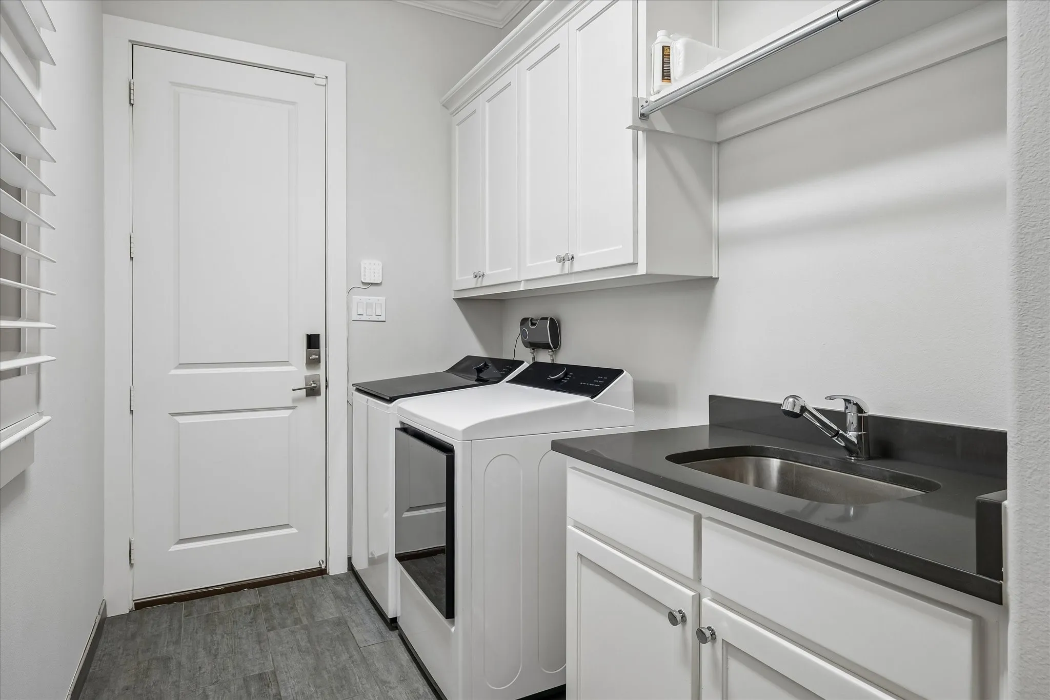 Single Family Residence For Rent in Dallas County , 5434 Martel Avenue, Dallas, Texas 75206, 3 Bedroom, 4 Bathroom, 2 Garage spaces, 2,658 Sqft, built in 2014, mls#21402912, Real Estate Agent in Dallas, Homes For Rent in Dallas county, Homes For Rent in Dallas, Realtor in Dallas Texas, Real Estate Brokerage Independent Realty Texas, Luminita Cordes Realtor