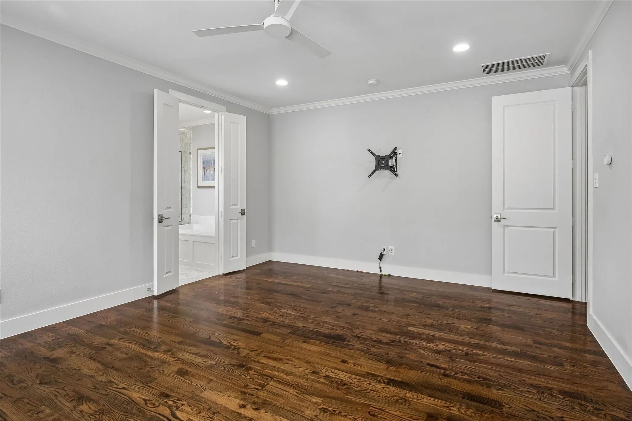 Single Family Residence For Rent in Dallas County , 5434 Martel Avenue, Dallas, Texas 75206, 3 Bedroom, 4 Bathroom, 2 Garage spaces, 2,658 Sqft, built in 2014, mls#21402912, Real Estate Agent in Dallas, Homes For Rent in Dallas county, Homes For Rent in Dallas, Realtor in Dallas Texas, Real Estate Brokerage Independent Realty Texas, Luminita Cordes Realtor