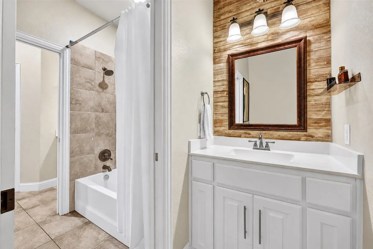 Single Family Residence For Sale in Collin County , 10395 County Road 740, Princeton, Texas 75407, 3 Bedroom, 3 Bathroom, 2 Garage spaces, 2,439 Sqft, built in 2013, mls#21401913, Real Estate Agent in Princeton, Homes For Sale in Collin county, Homes For Sale in Princeton, Realtor in Princeton Texas, Real Estate Brokerage Independent Realty Texas, Luminita Cordes Realtor