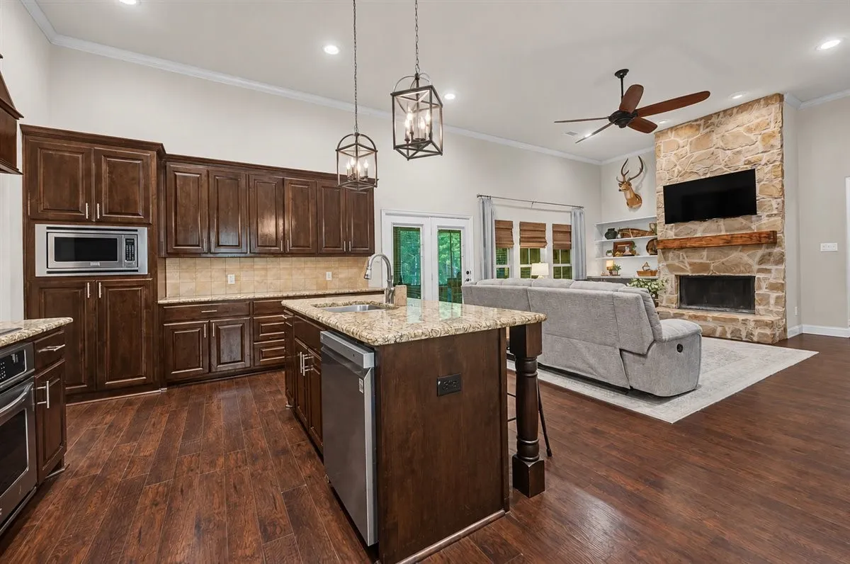 Single Family Residence For Sale in Collin County , 10395 County Road 740, Princeton, Texas 75407, 3 Bedroom, 3 Bathroom, 2 Garage spaces, 2,439 Sqft, built in 2013, mls#21401913, Real Estate Agent in Princeton, Homes For Sale in Collin county, Homes For Sale in Princeton, Realtor in Princeton Texas, Real Estate Brokerage Independent Realty Texas, Luminita Cordes Realtor