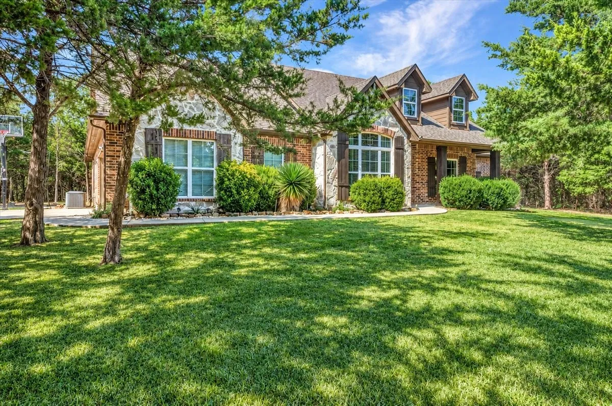 Single Family Residence For Sale in Collin County , 10395 County Road 740, Princeton, Texas 75407, 3 Bedroom, 3 Bathroom, 2 Garage spaces, 2,439 Sqft, built in 2013, mls#21401913, Real Estate Agent in Princeton, Homes For Sale in Collin county, Homes For Sale in Princeton, Realtor in Princeton Texas, Real Estate Brokerage Independent Realty Texas, Luminita Cordes Realtor