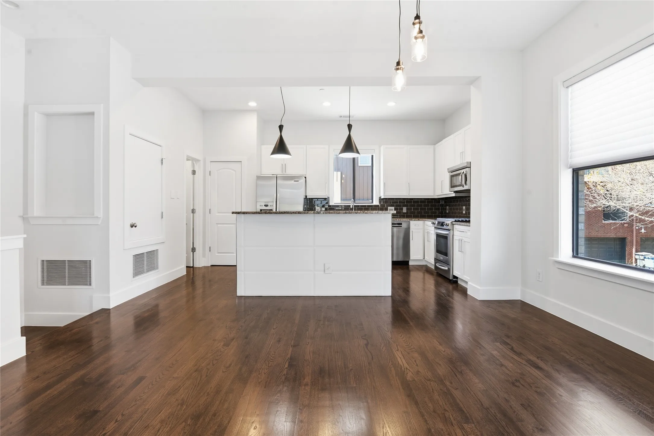 Condominium For Sale in Dallas County , 4211 Rawlins Street 530, Dallas, Texas 75219, 2 Bedroom, 3 Bathroom, 2 Garage spaces, 1,802 Sqft, built in 2006, mls#21402727, Real Estate Agent in Dallas, Homes For Sale in Dallas county, Homes For Sale in Dallas, Realtor in Dallas Texas, Real Estate Brokerage Independent Realty Texas, Luminita Cordes Realtor