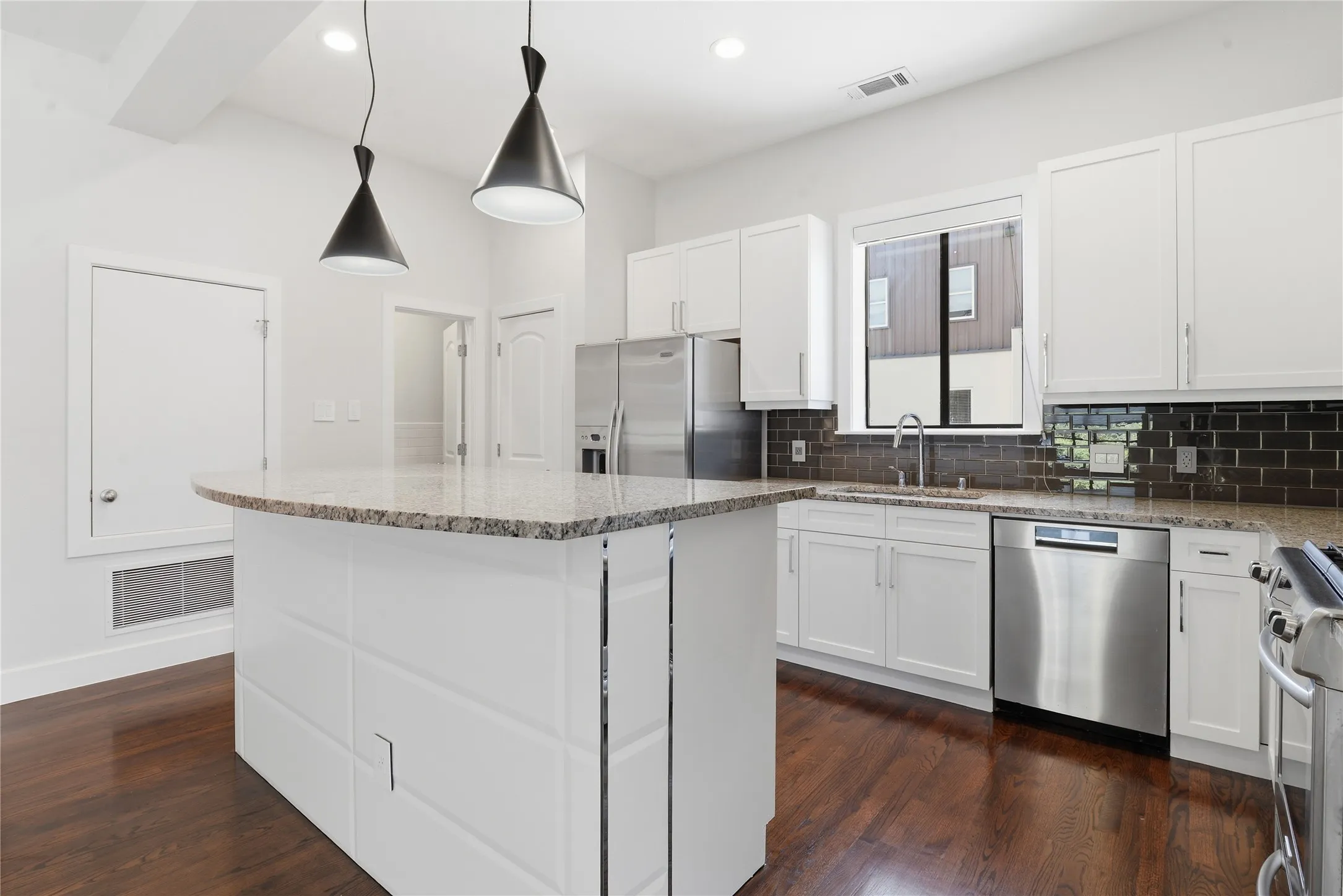 Condominium For Sale in Dallas County , 4211 Rawlins Street 530, Dallas, Texas 75219, 2 Bedroom, 3 Bathroom, 2 Garage spaces, 1,802 Sqft, built in 2006, mls#21402727, Real Estate Agent in Dallas, Homes For Sale in Dallas county, Homes For Sale in Dallas, Realtor in Dallas Texas, Real Estate Brokerage Independent Realty Texas, Luminita Cordes Realtor