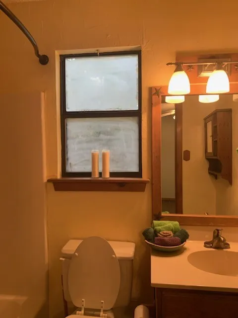 Single Family Residence For Sale in Wood County , 1042 Winding Trail, Holly Lake Ranch, Texas 75765, 2 Bedroom, 2 Bathroom, Garage spaces, 902 Sqft, built in 2005, mls#21402370, Real Estate Agent in Holly Lake Ranch, Homes For Sale in Wood county, Homes For Sale in Holly Lake Ranch, Realtor in Holly Lake Ranch Texas, Real Estate Brokerage Independent Realty Texas, Luminita Cordes Realtor