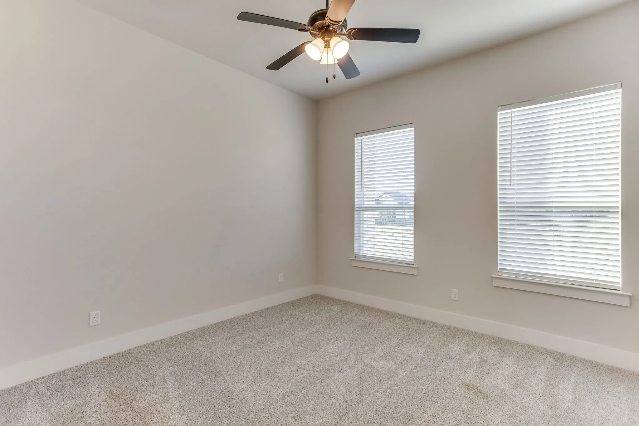 Single Family Residence For Sale in Parker County , 160 Rocky Top Ranch Lane, Reno, Texas 76020, 3 Bedroom, 3 Bathroom, 3 Garage spaces, 2,429 Sqft, built in 2023, mls#21400989, Real Estate Agent in Reno, Homes For Sale in Parker county, Homes For Sale in Reno, Realtor in Reno Texas, Real Estate Brokerage Independent Realty Texas, Luminita Cordes Realtor