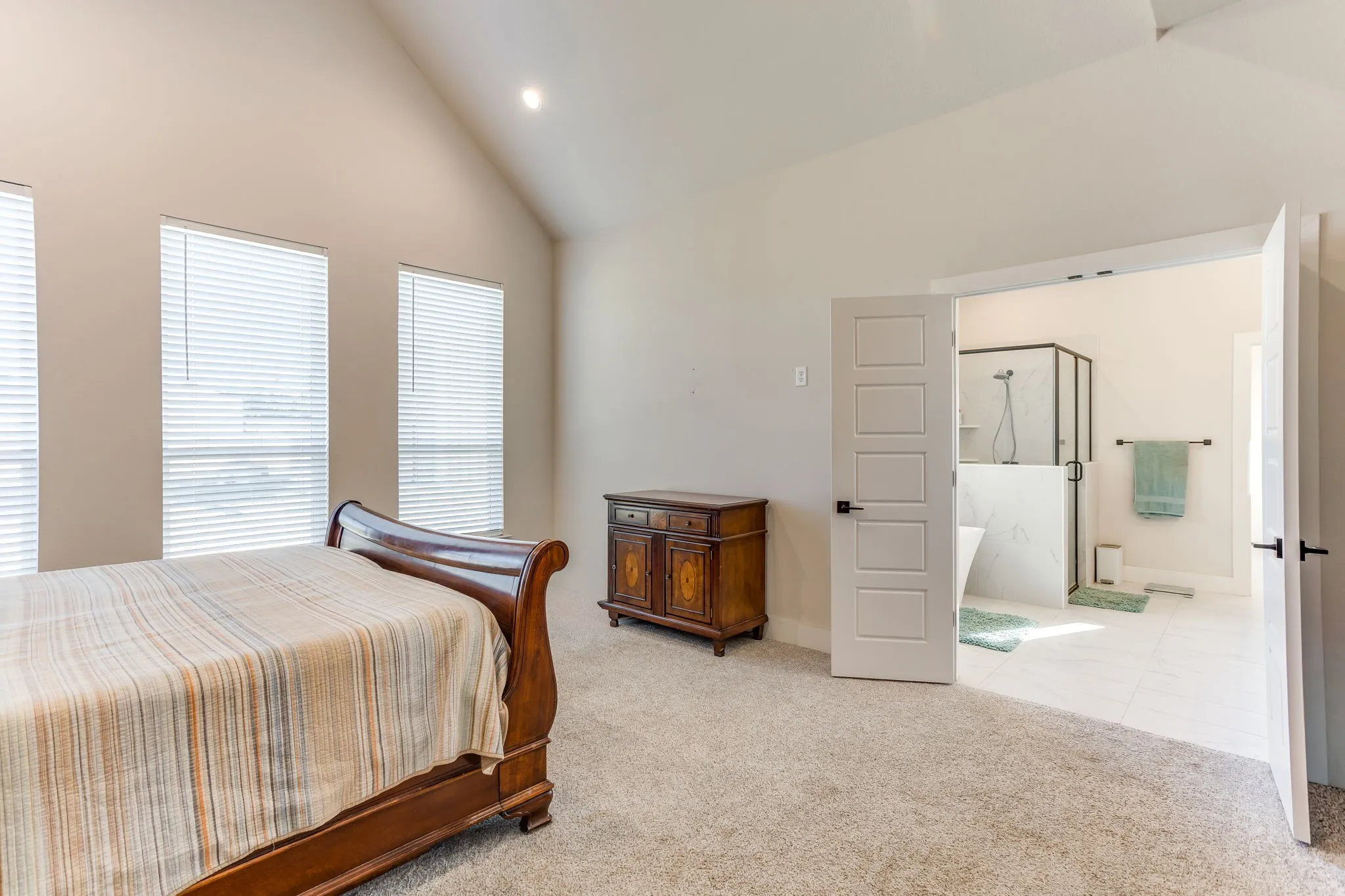 Single Family Residence For Sale in Parker County , 160 Rocky Top Ranch Lane, Reno, Texas 76020, 3 Bedroom, 3 Bathroom, 3 Garage spaces, 2,429 Sqft, built in 2023, mls#21400989, Real Estate Agent in Reno, Homes For Sale in Parker county, Homes For Sale in Reno, Realtor in Reno Texas, Real Estate Brokerage Independent Realty Texas, Luminita Cordes Realtor