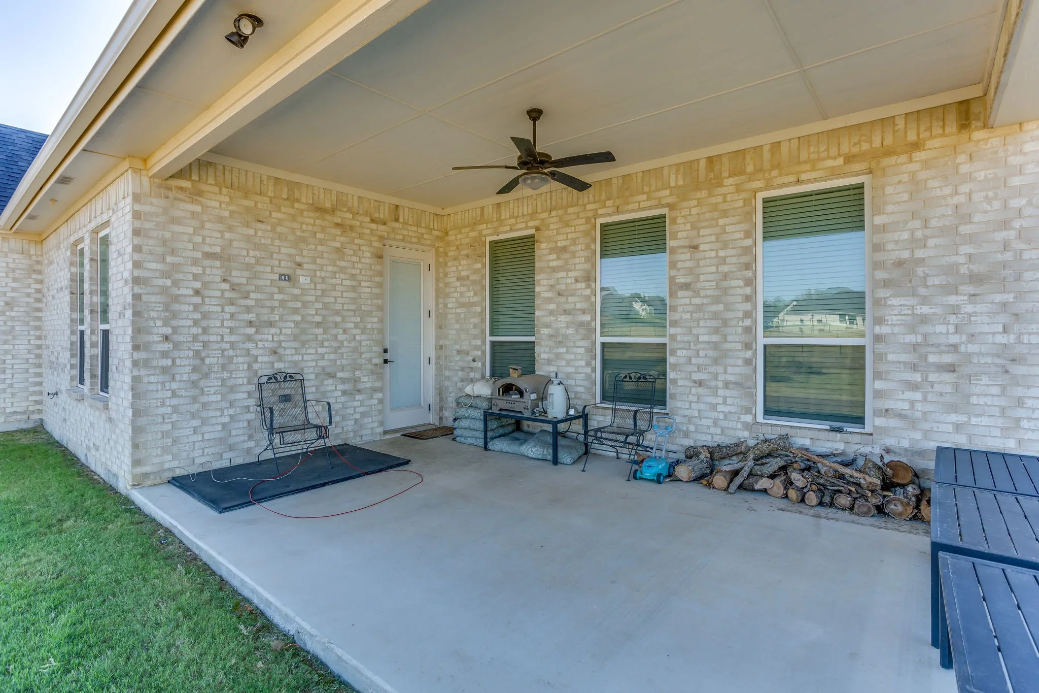 Single Family Residence For Sale in Parker County , 160 Rocky Top Ranch Lane, Reno, Texas 76020, 3 Bedroom, 3 Bathroom, 3 Garage spaces, 2,429 Sqft, built in 2023, mls#21400989, Real Estate Agent in Reno, Homes For Sale in Parker county, Homes For Sale in Reno, Realtor in Reno Texas, Real Estate Brokerage Independent Realty Texas, Luminita Cordes Realtor
