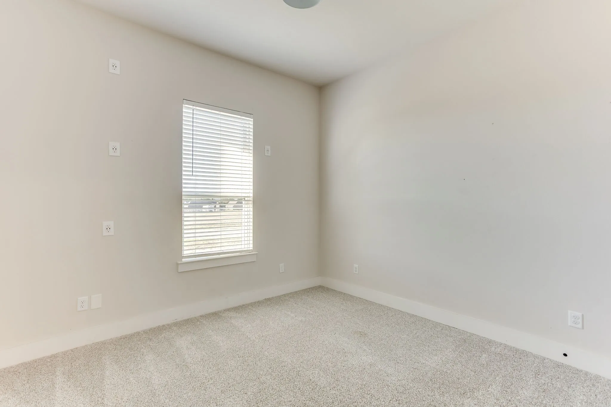 Single Family Residence For Sale in Parker County , 160 Rocky Top Ranch Lane, Reno, Texas 76020, 3 Bedroom, 3 Bathroom, 3 Garage spaces, 2,429 Sqft, built in 2023, mls#21400989, Real Estate Agent in Reno, Homes For Sale in Parker county, Homes For Sale in Reno, Realtor in Reno Texas, Real Estate Brokerage Independent Realty Texas, Luminita Cordes Realtor